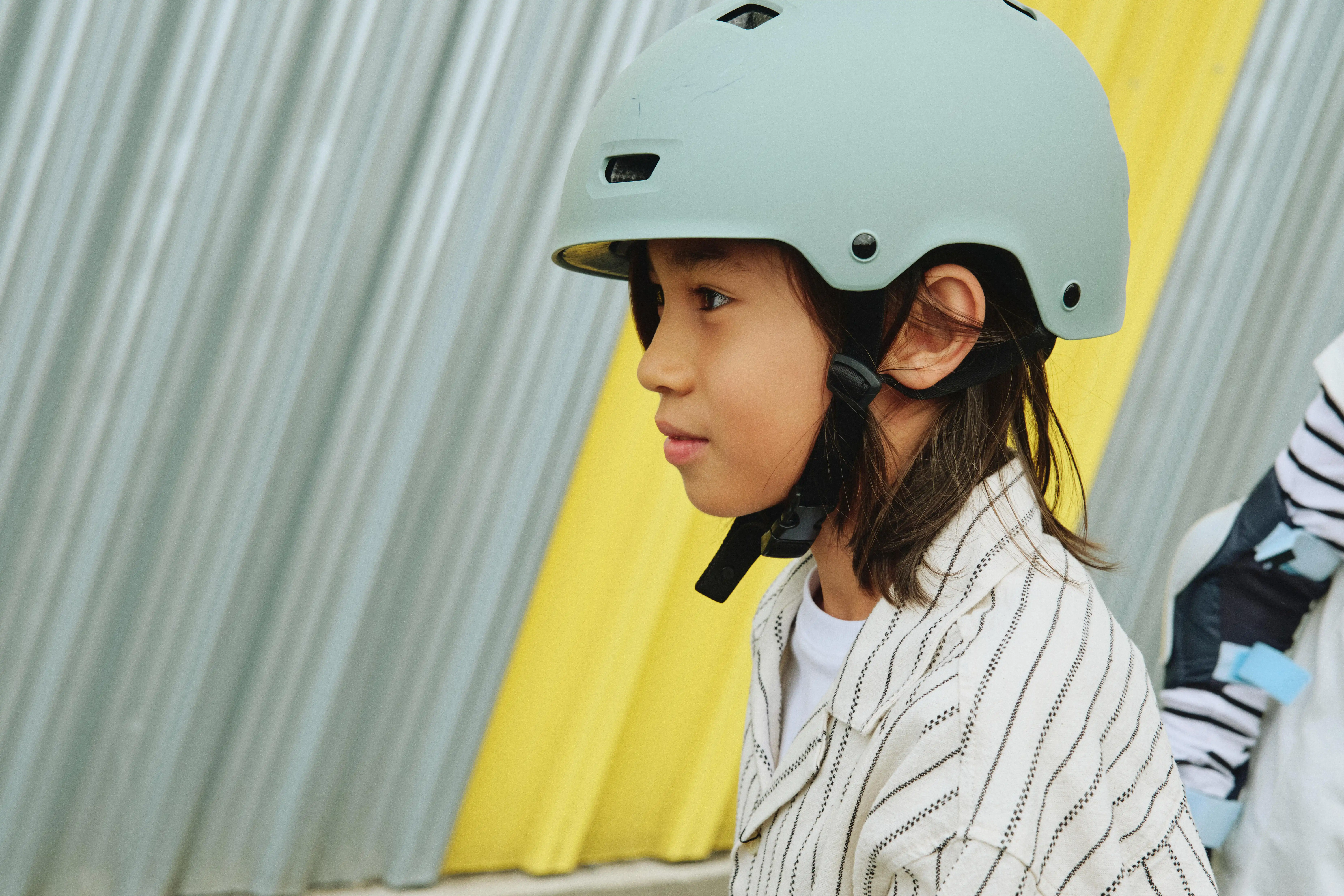 10011-adjustable-inline-skating-helmet-mf-500-1.jpg