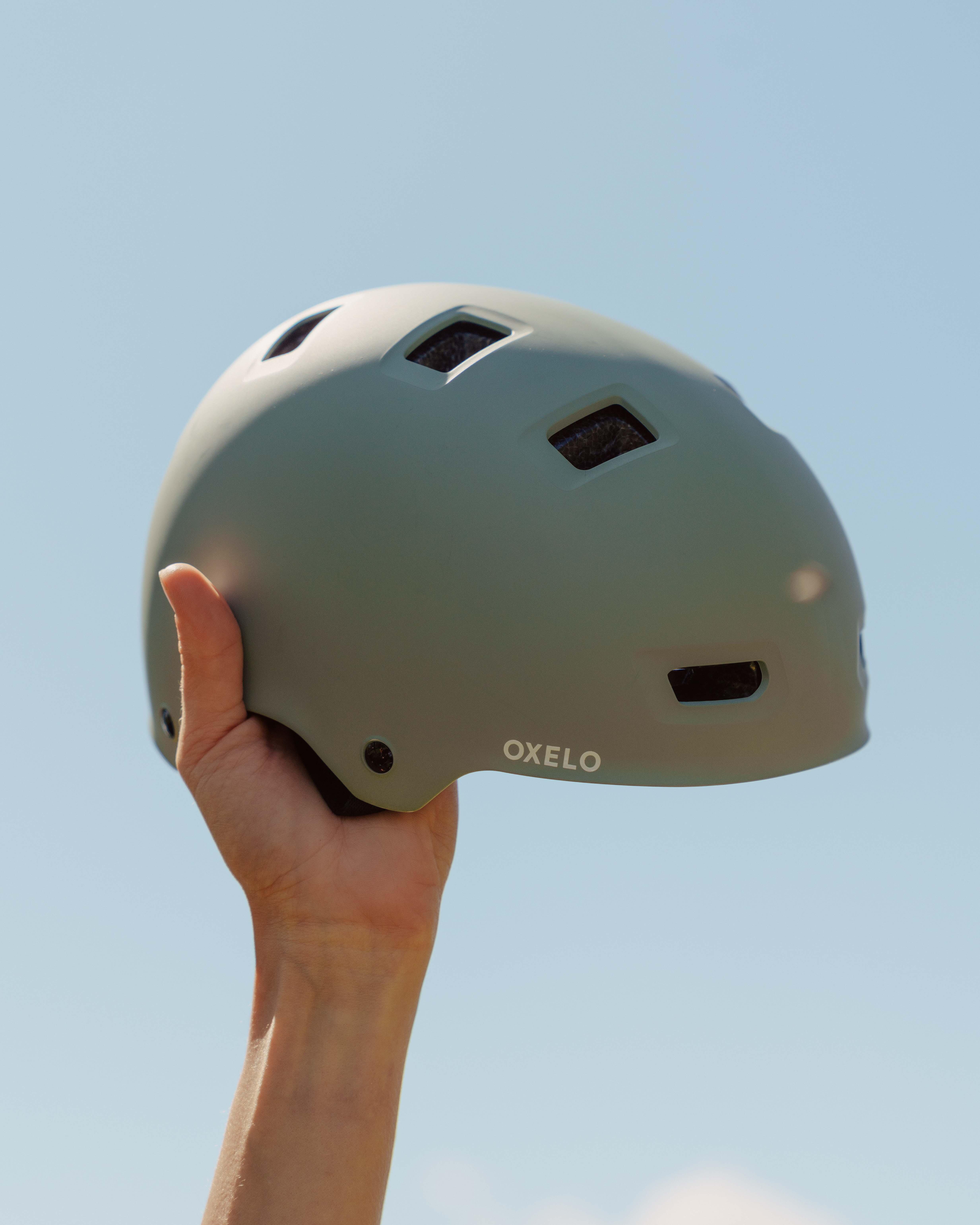 10011-adjustable-inline-skating-helmet-mf-500-1.jpg