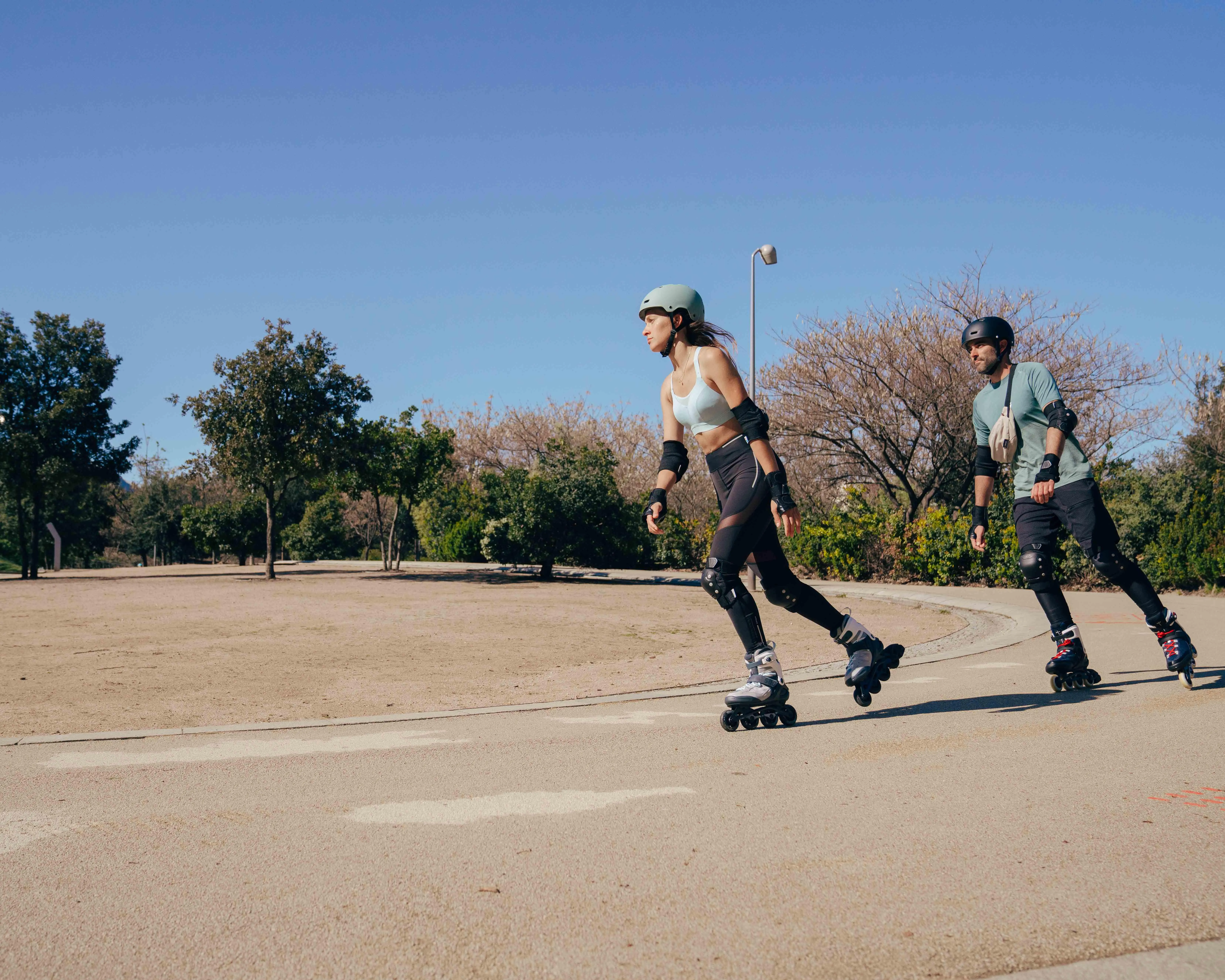 10011-adjustable-inline-skating-helmet-mf-500-1.jpg