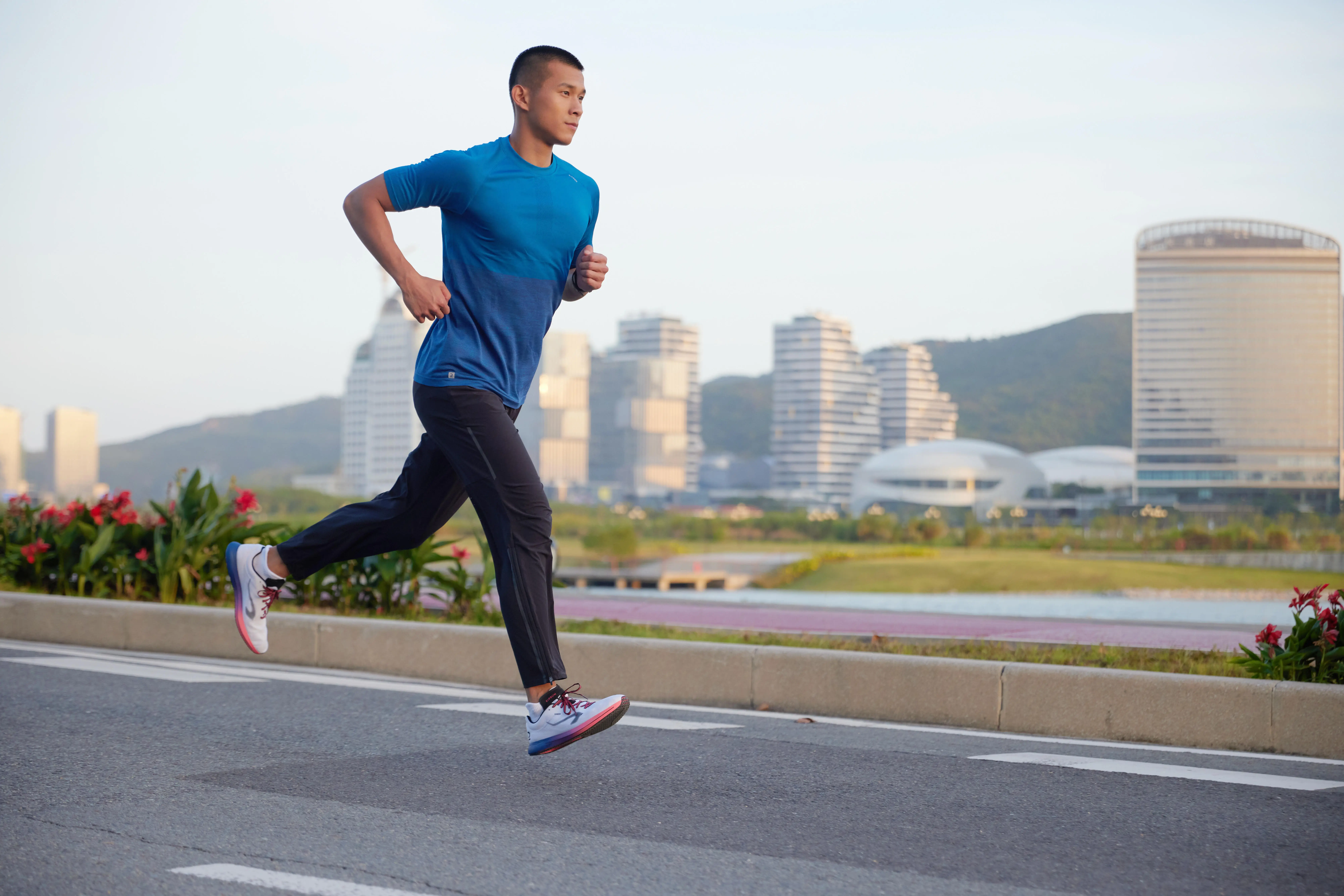 10819-men-s-running-pants-run-500-1.jpg
