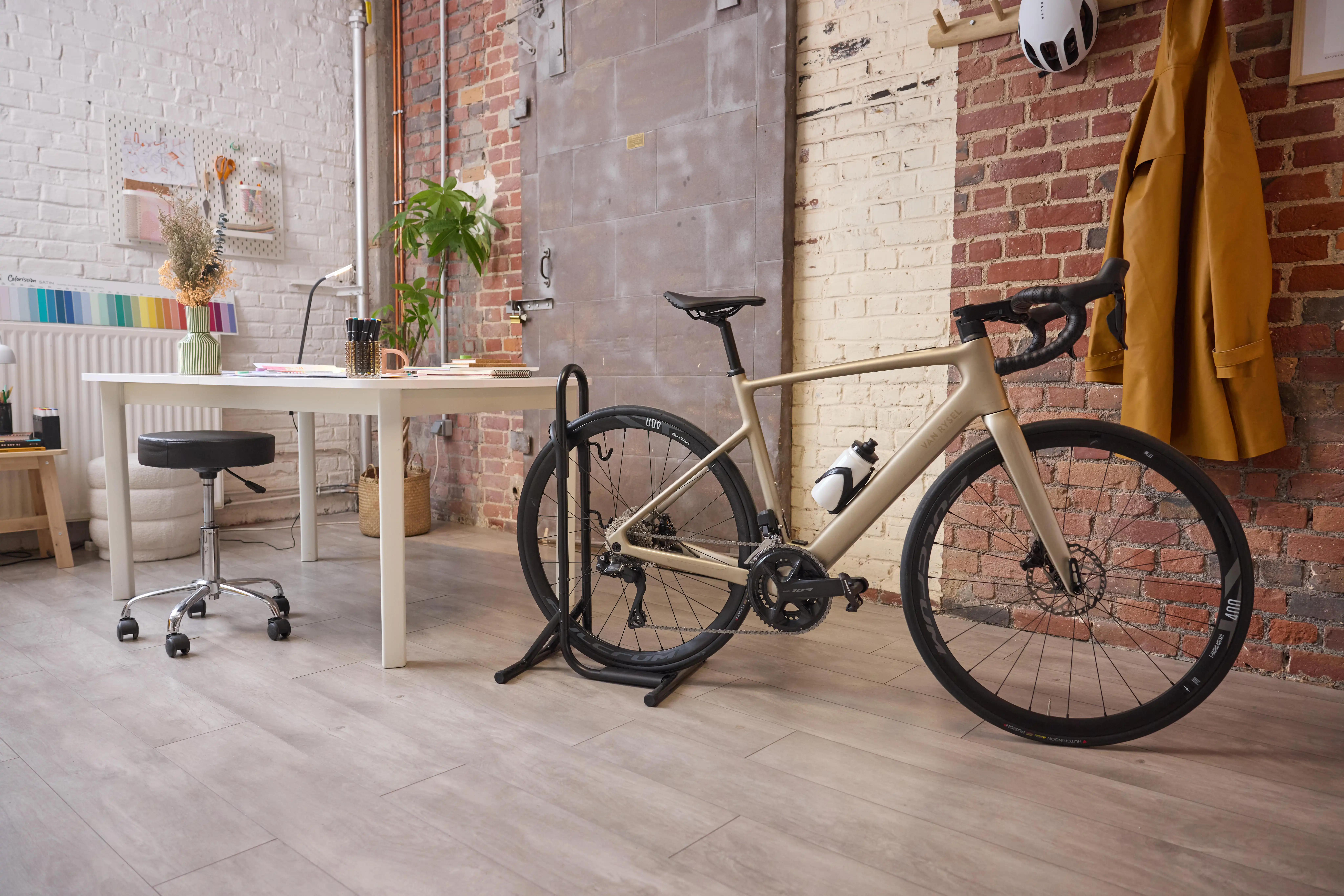 2-in-1 Floor Rack for 1 Bike