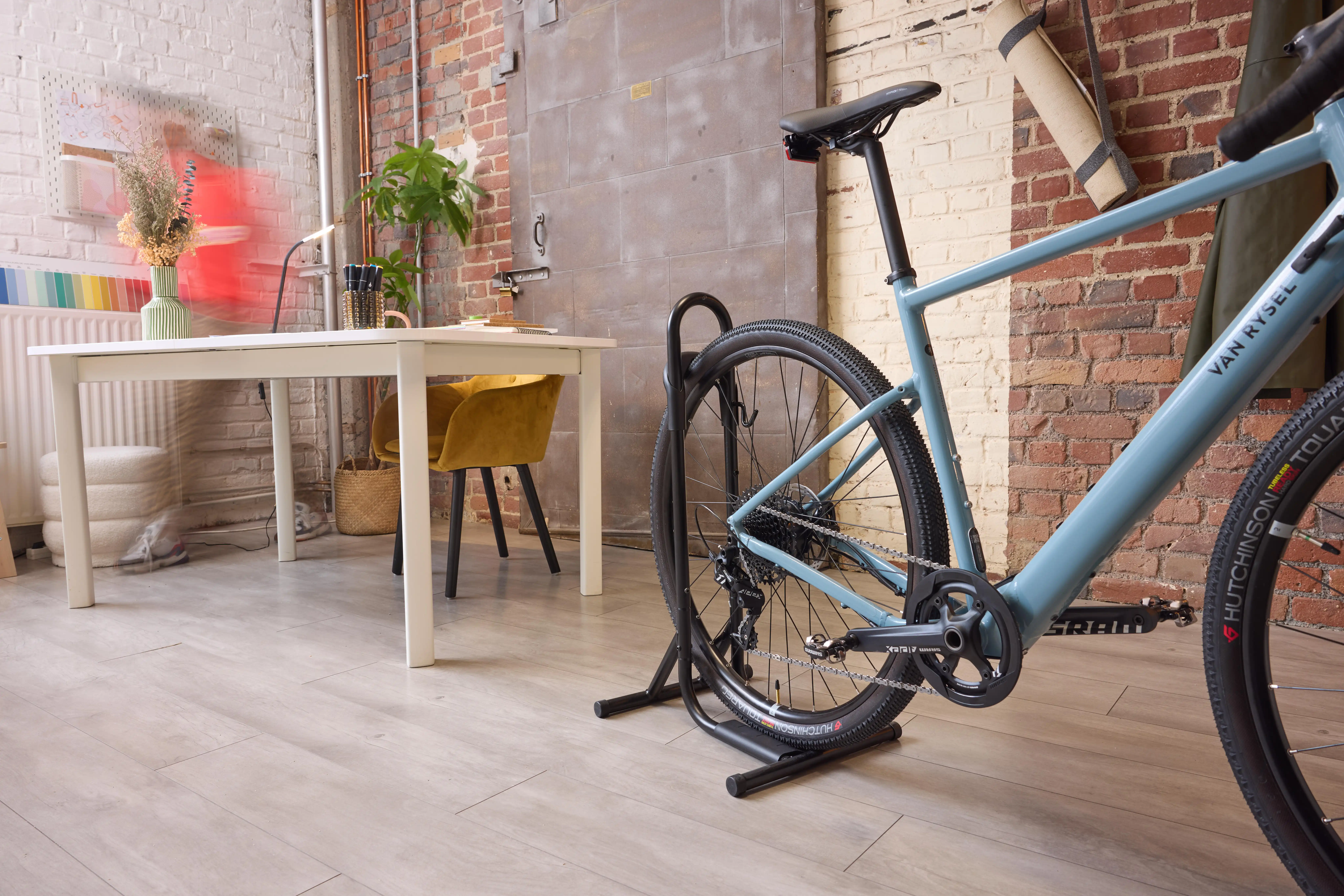 10866-2-in-1-floor-rack-for-1-bike-1.jpg
