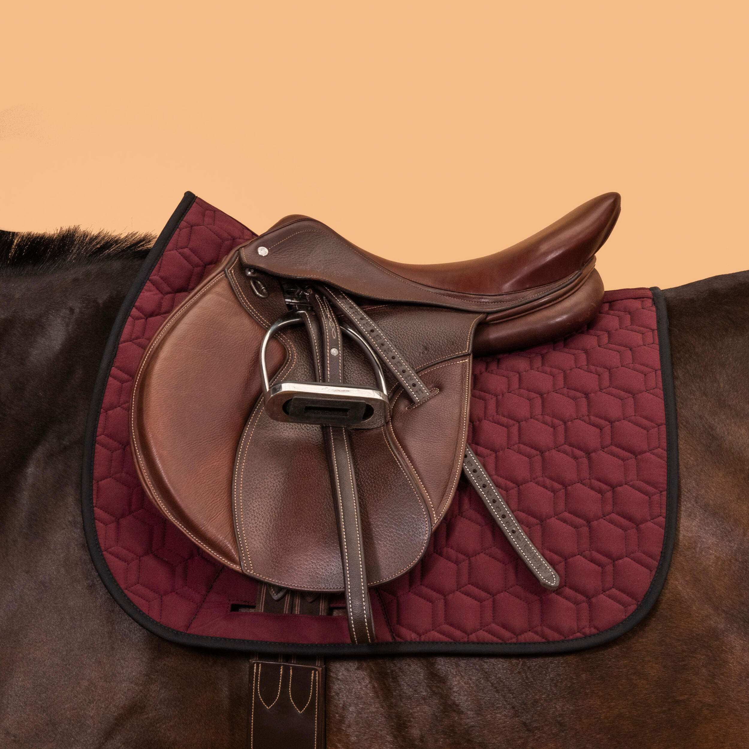 Horse Riding Reversible Saddle Cloth - 500 Black/Burgundy