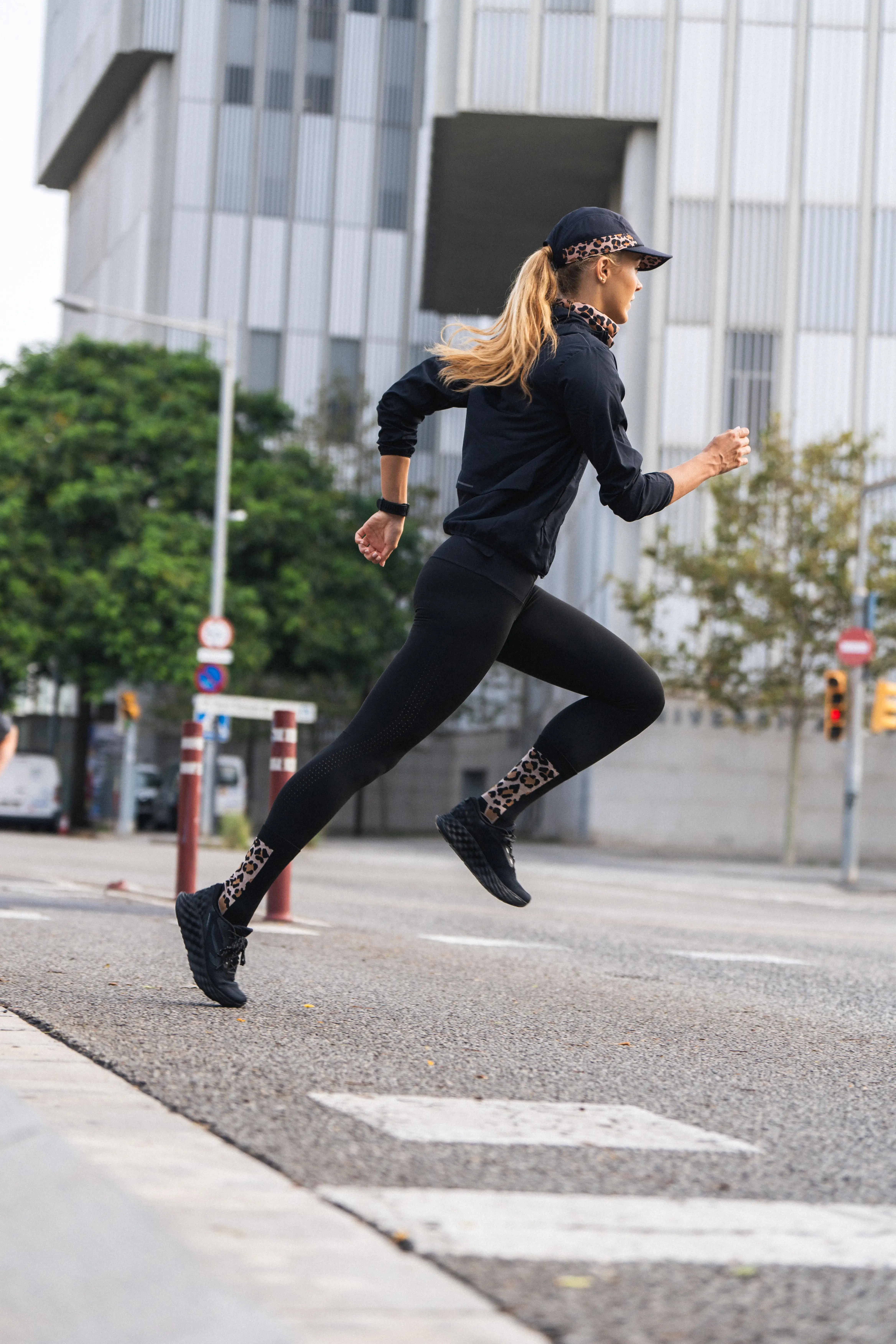 11433-women-x27-s-light-running-leggings-run-900-1.jpg