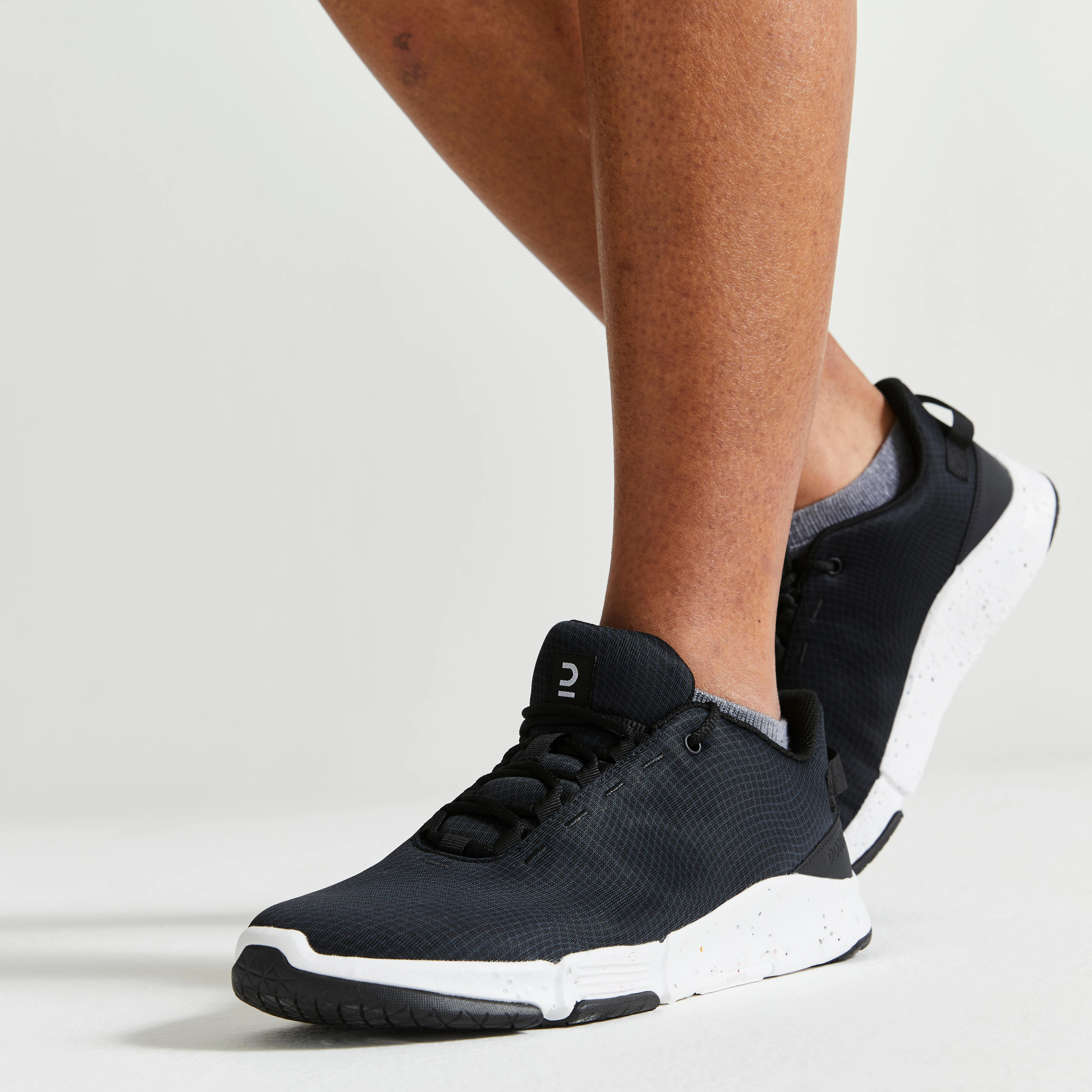 11824-men-x27-s-gym-shoes-100-black-1.jpg