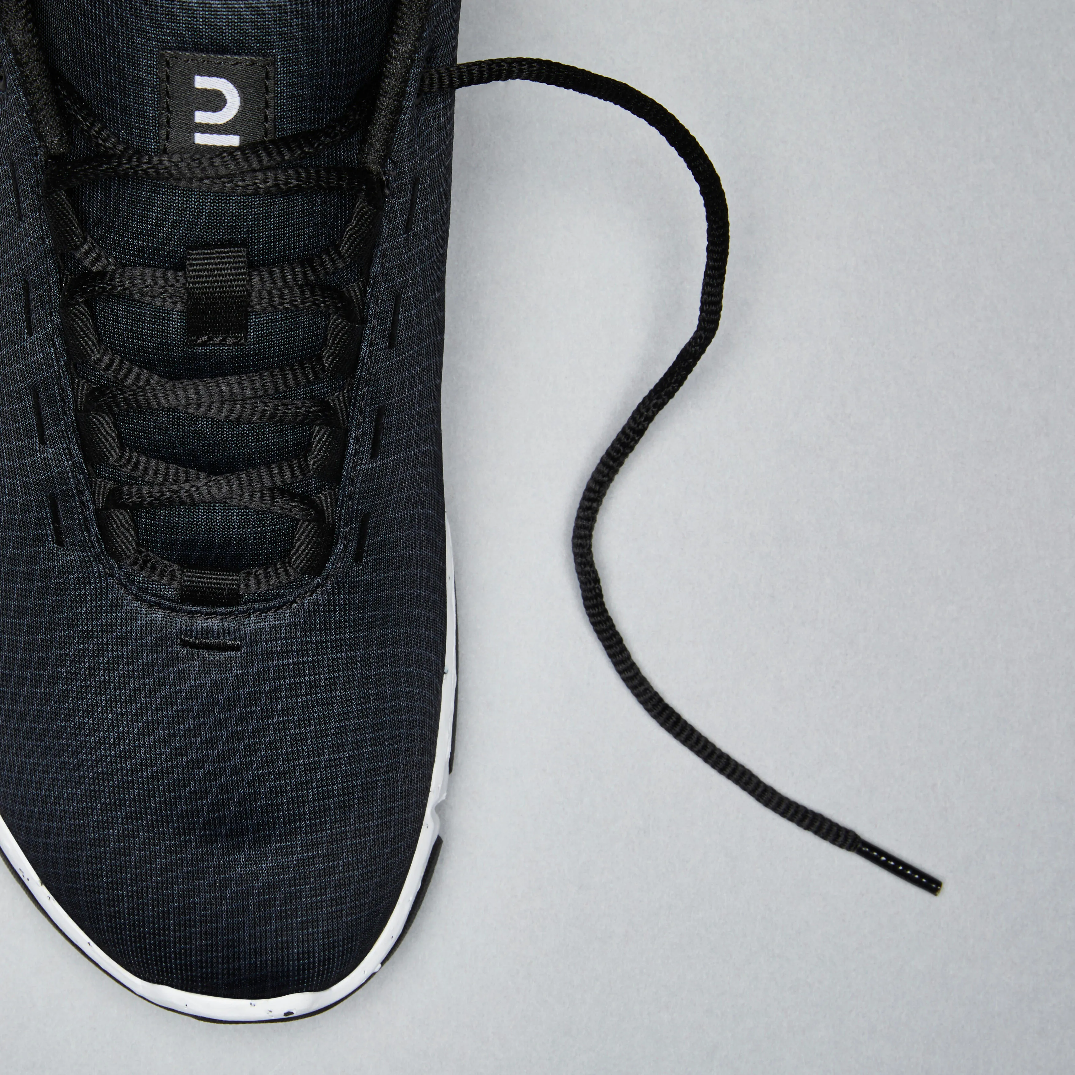 11824-men-x27-s-gym-shoes-100-black-1.jpg