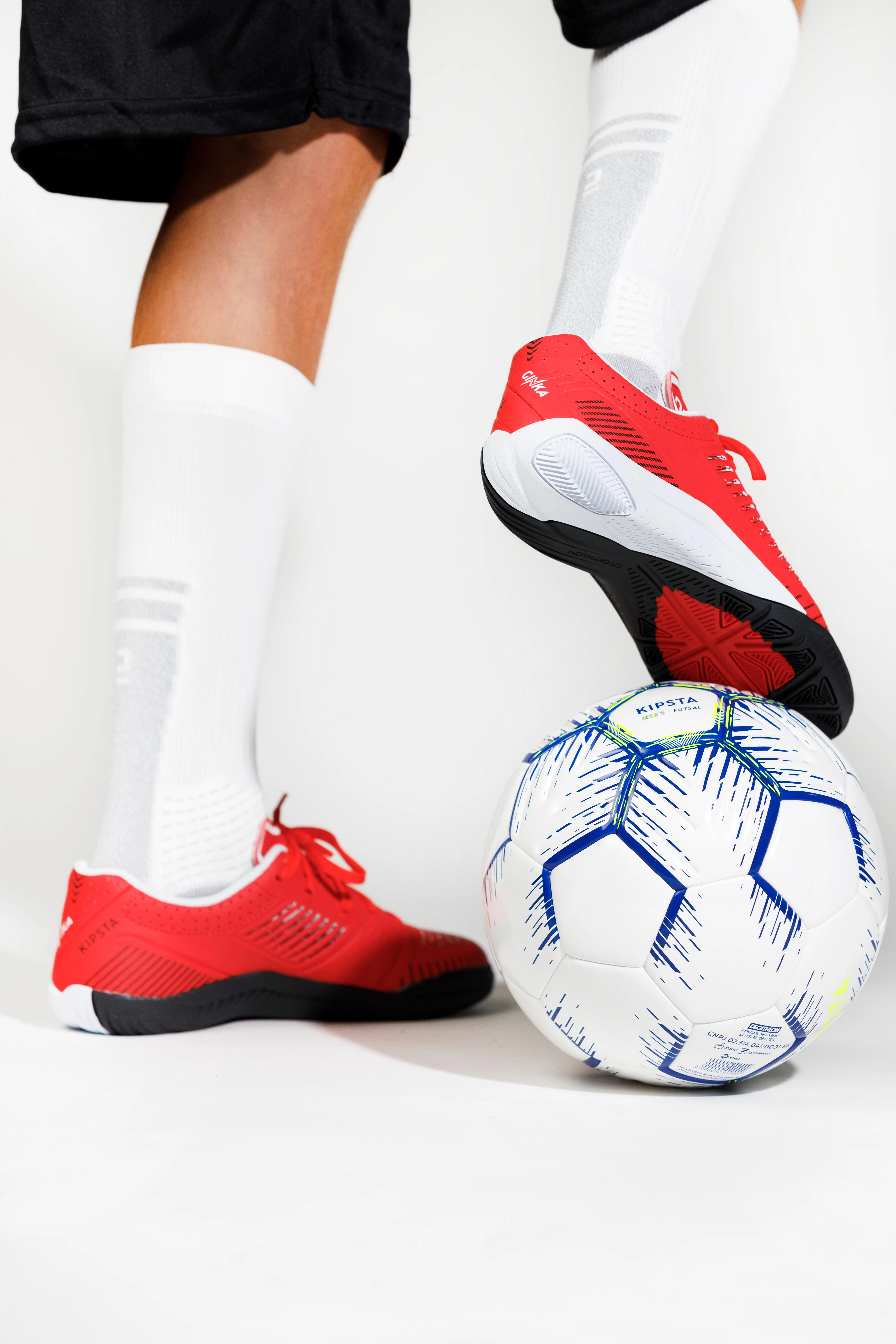 11858-kids-x27-indoor-soccer-shoes-ginka-500-red-black-1.jpg