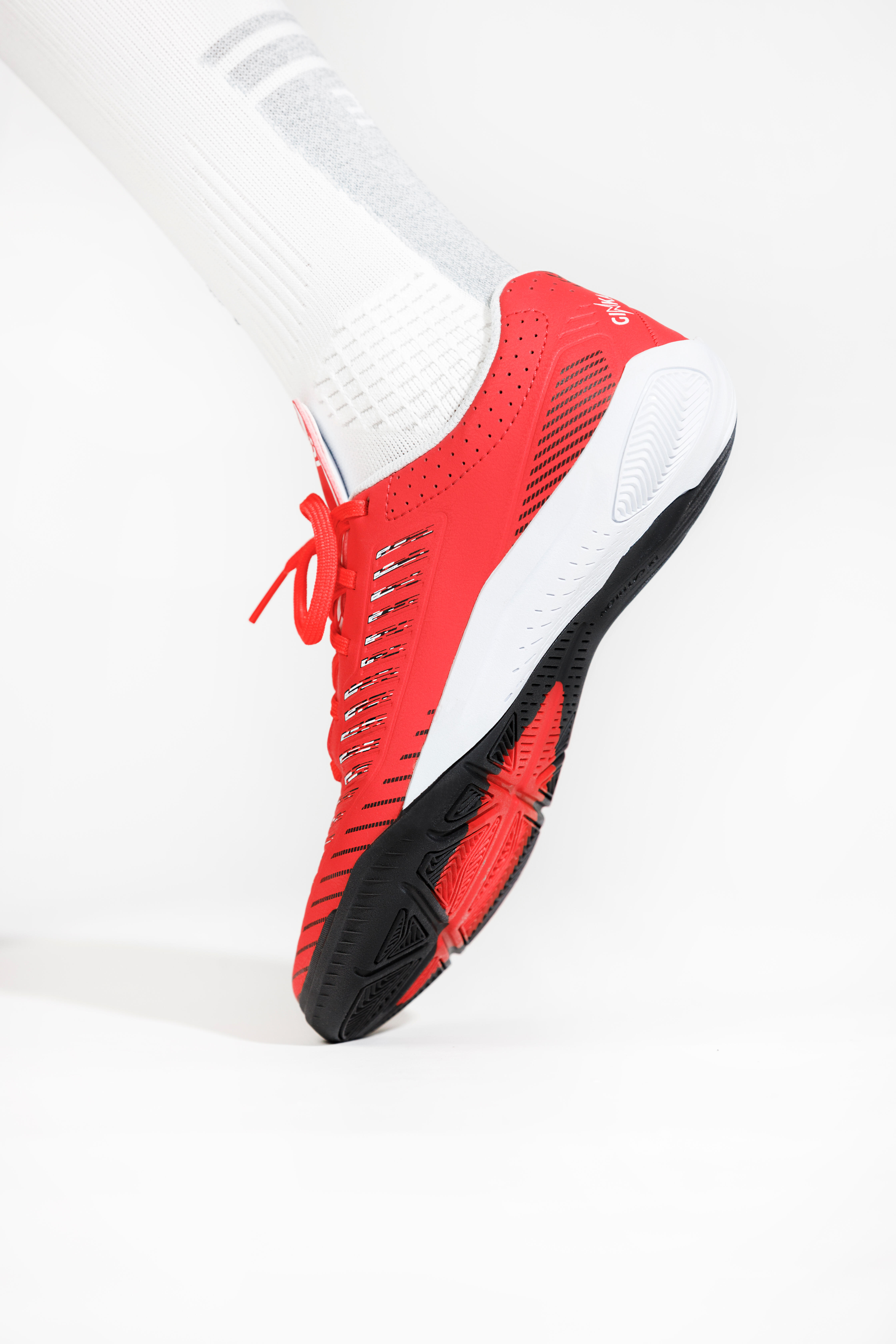 11858-kids-x27-indoor-soccer-shoes-ginka-500-red-black-1.jpg