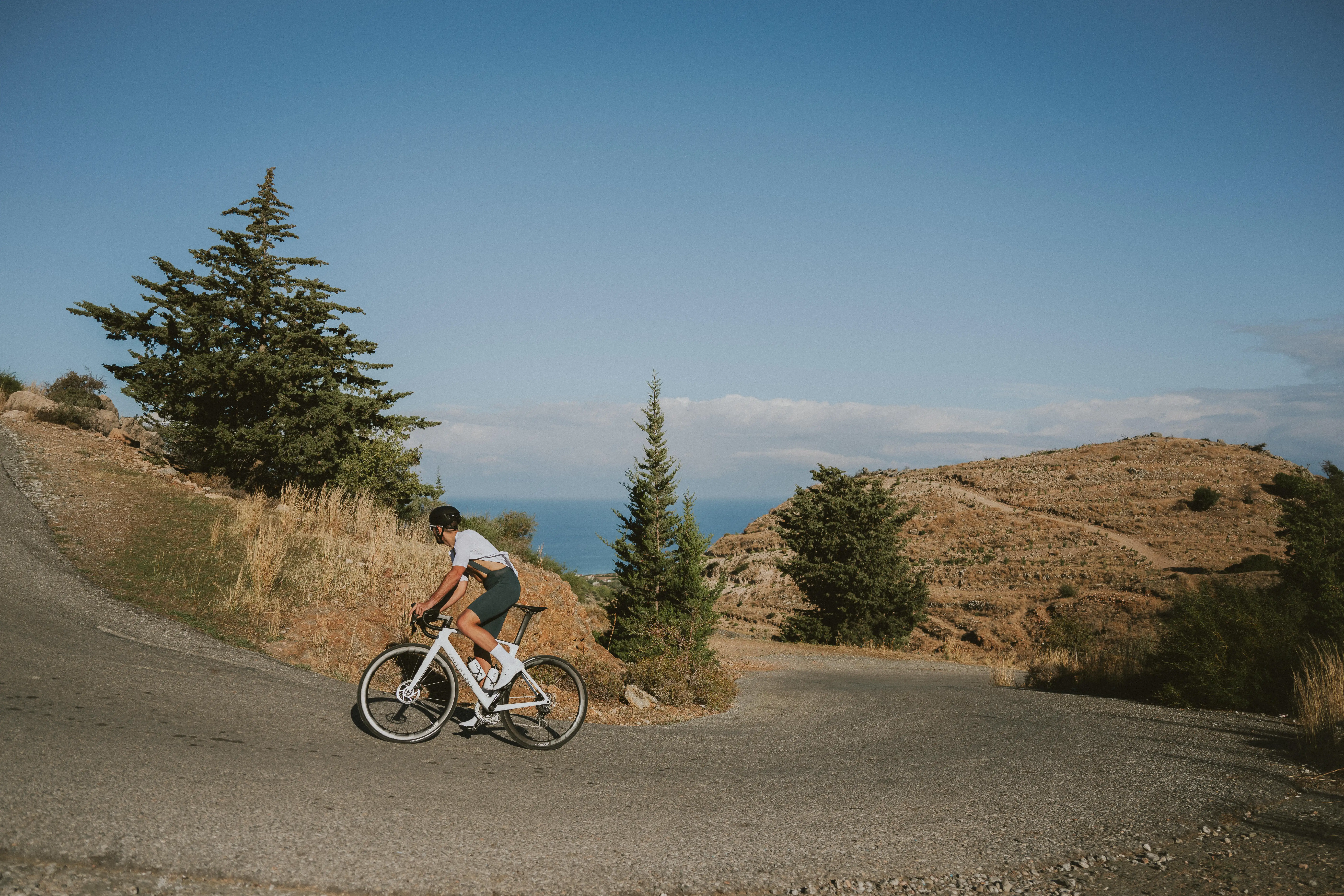 11900-carbon-road-bike-rcr-rival-axs-1.jpg