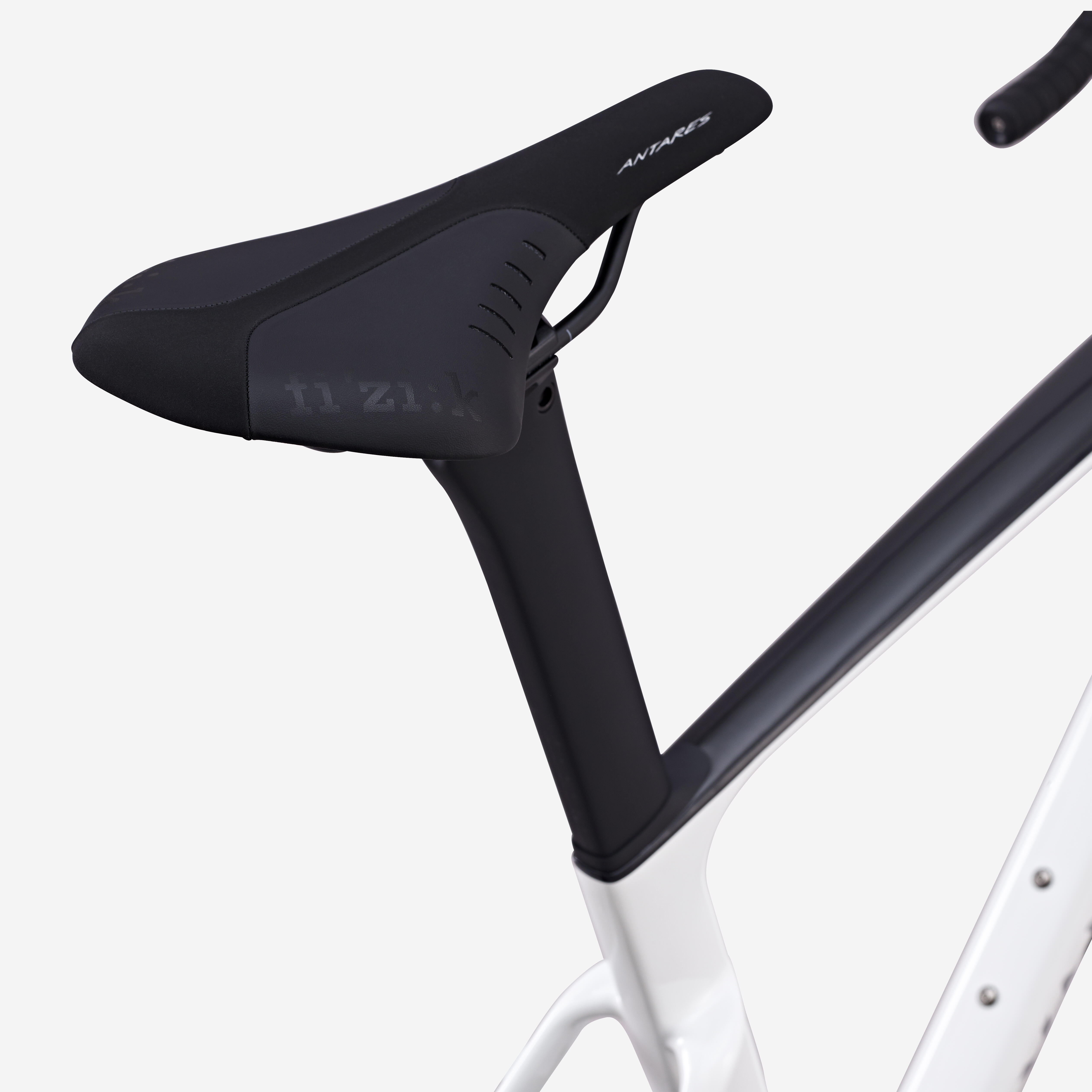11900-carbon-road-bike-rcr-rival-axs-1.jpg