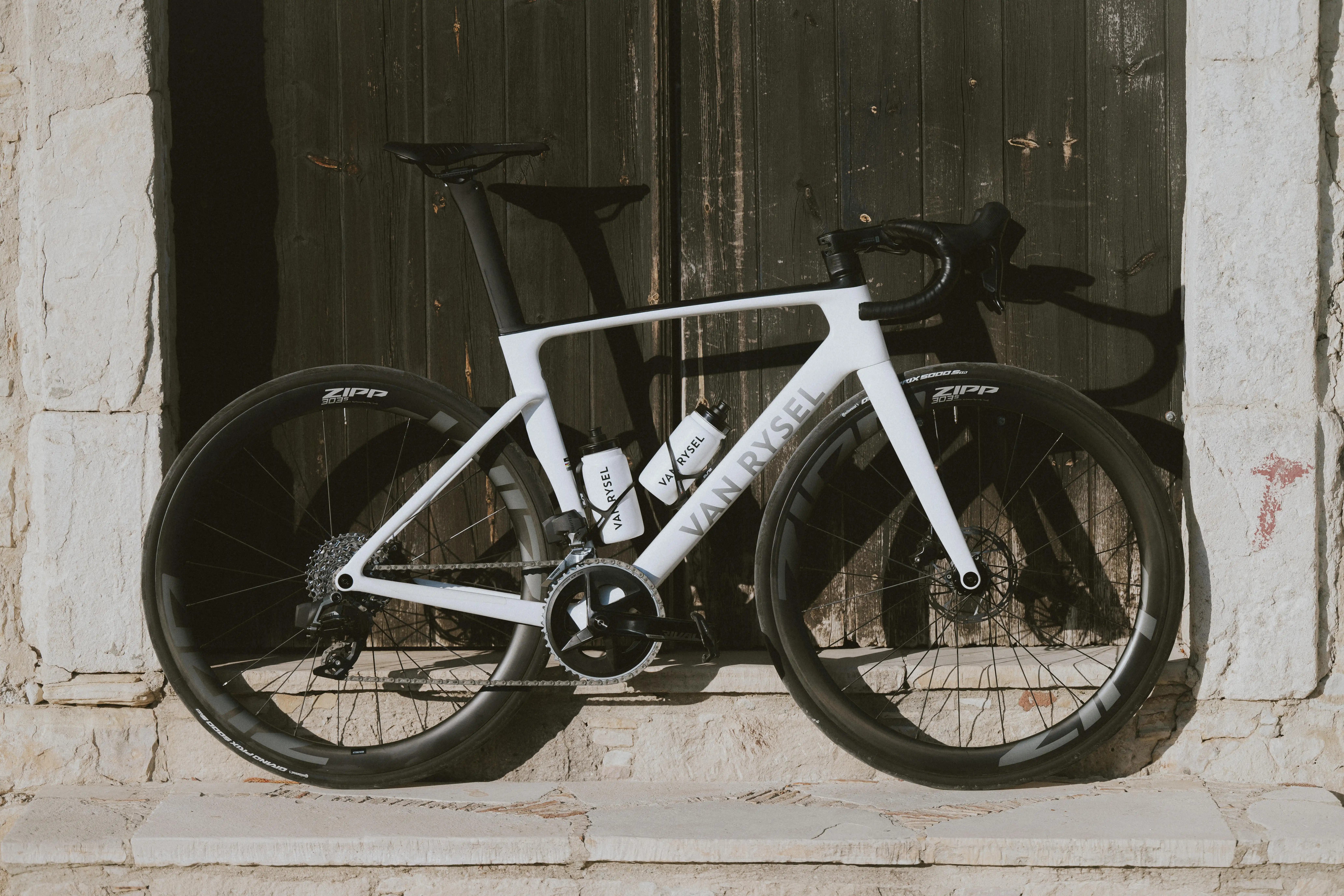 11900-carbon-road-bike-rcr-rival-axs-1.jpg