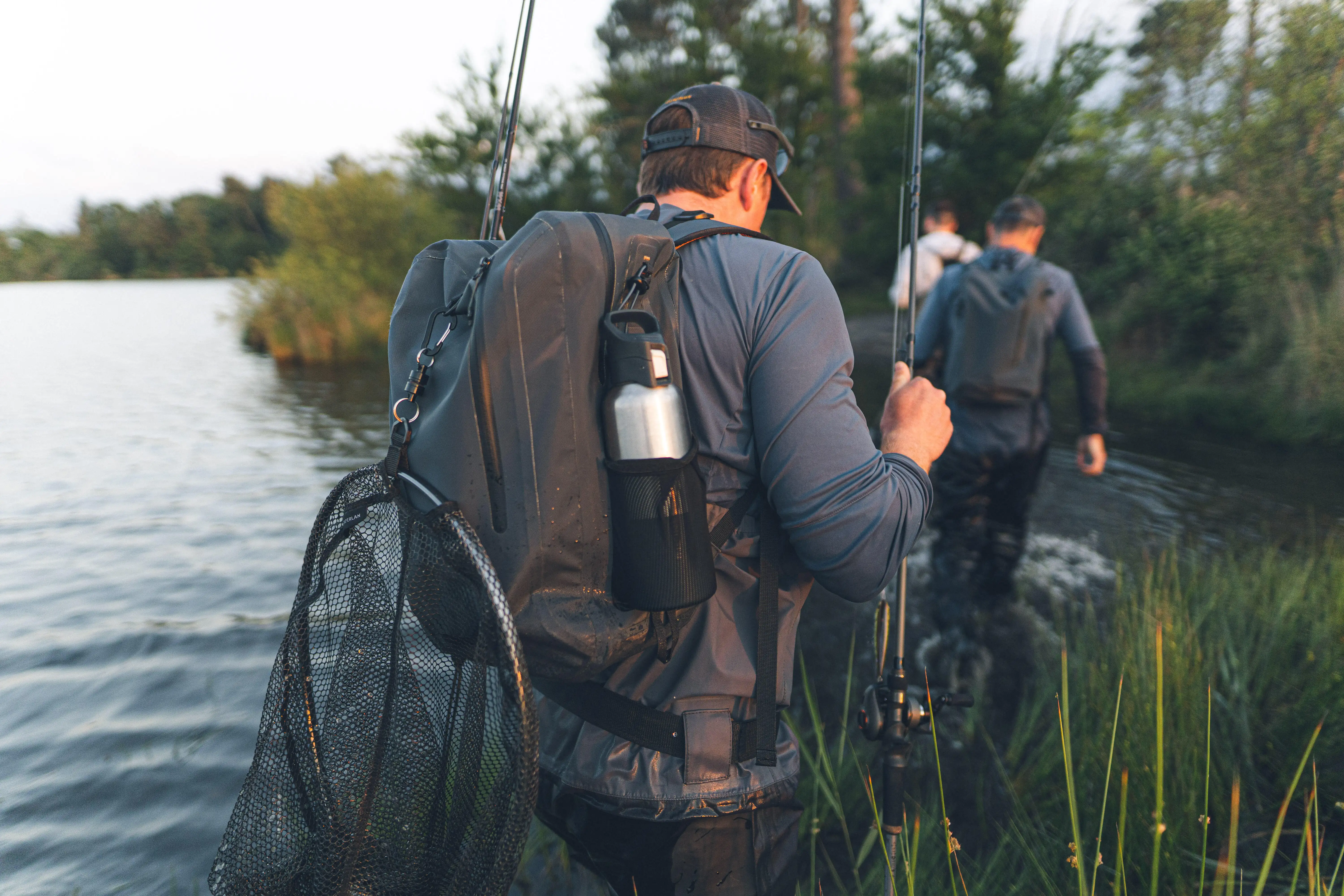 12025-fishing-waterproof-backpack-20-l-500-wpf-1.jpg