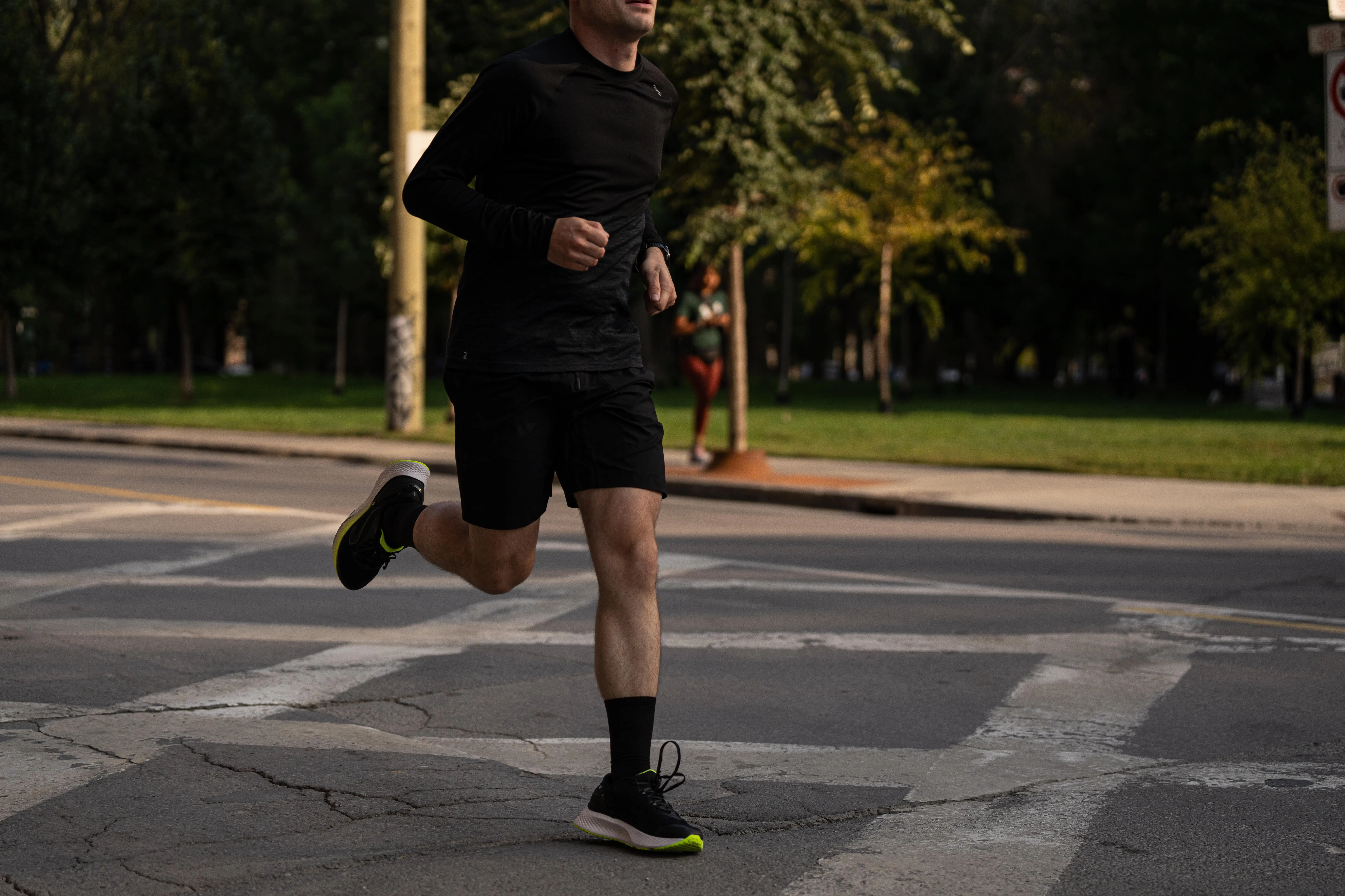 12071-men-s-2-in-1-breathable-running-shorts-run-dry-550-black-1.jpg