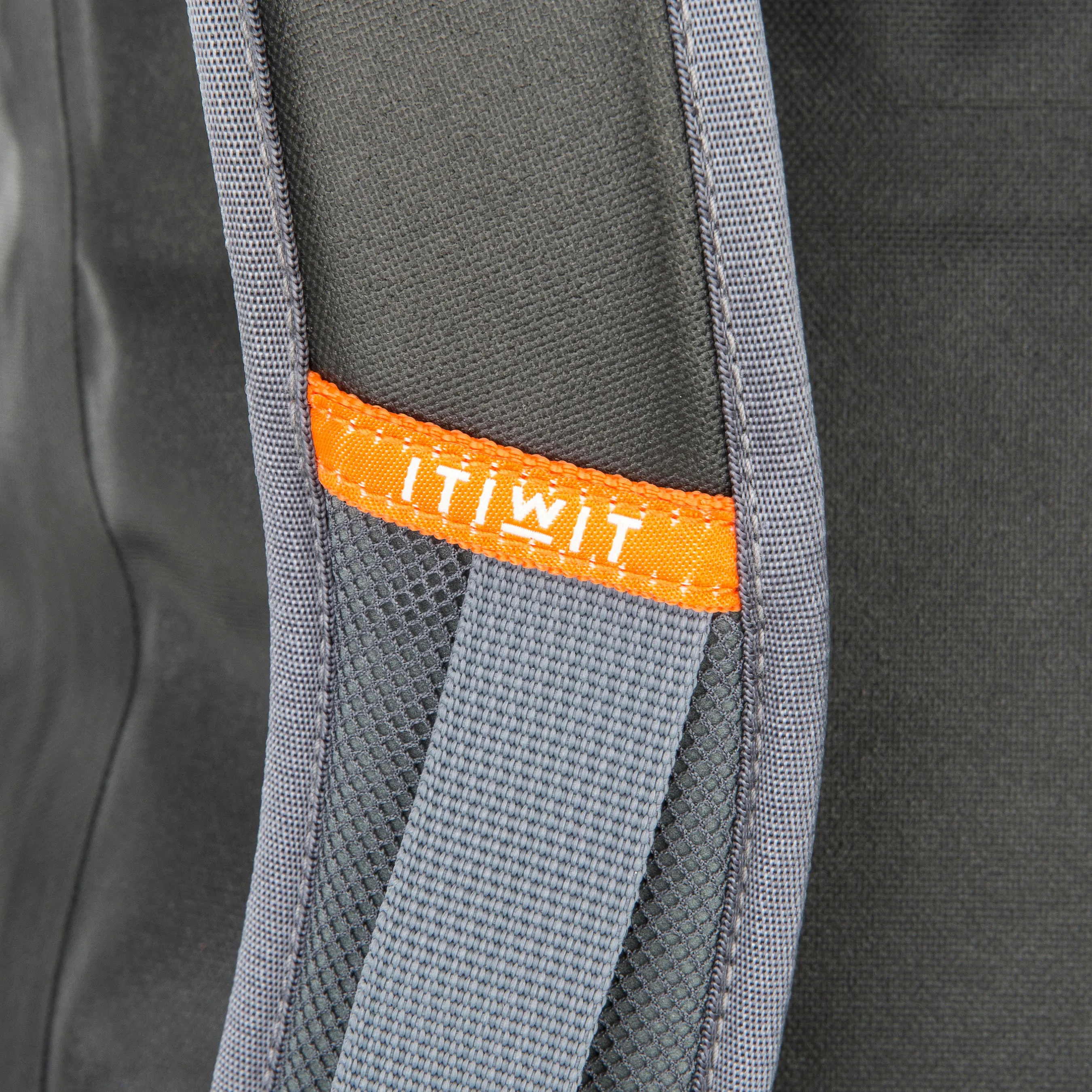 1227-waterproof-backpack-20l-black-1.jpg