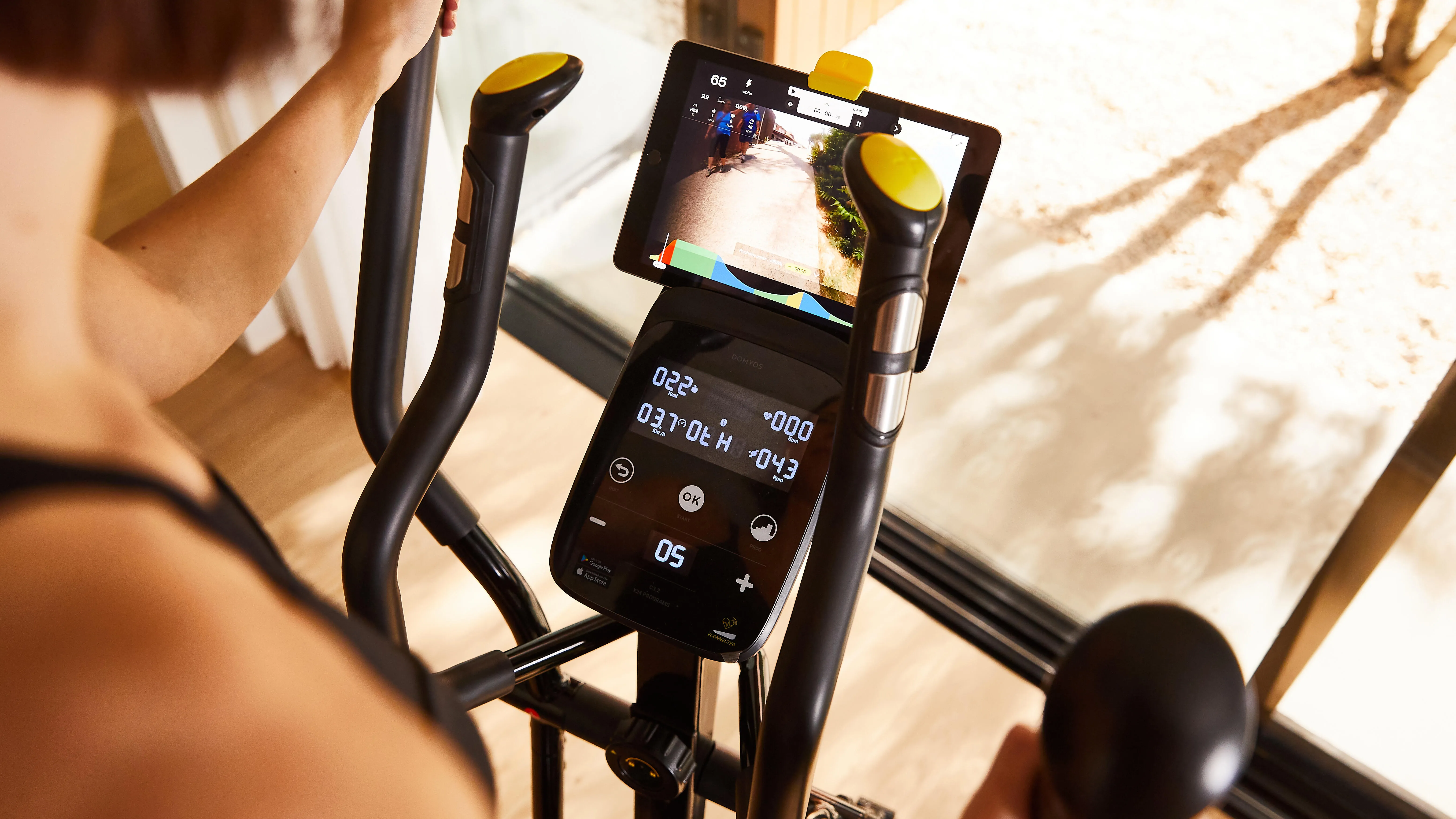 12421-self-powered-connected-fitness-elliptical-trainer-el-540-1.jpg