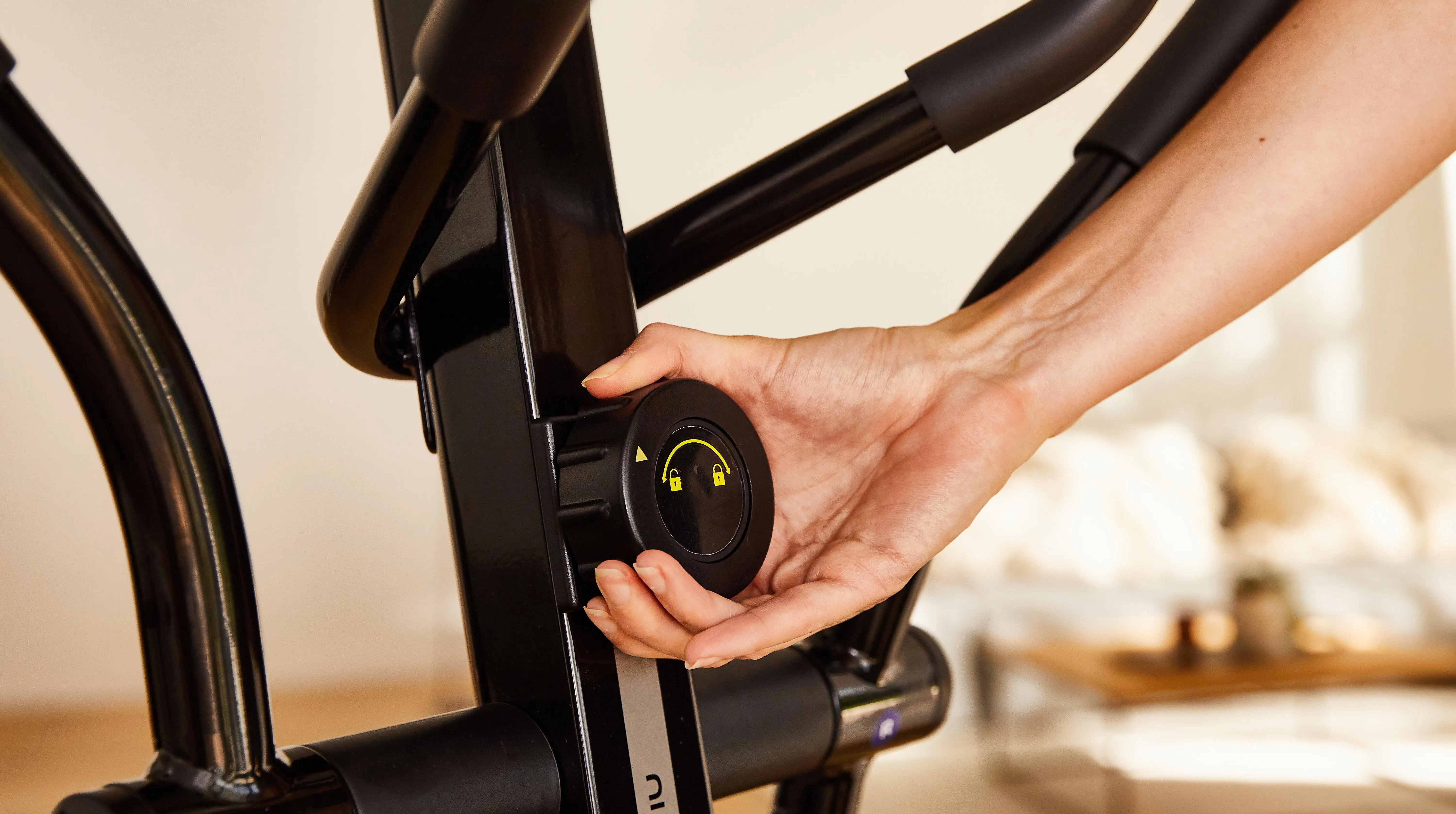 12421-self-powered-connected-fitness-elliptical-trainer-el-540-1.jpg