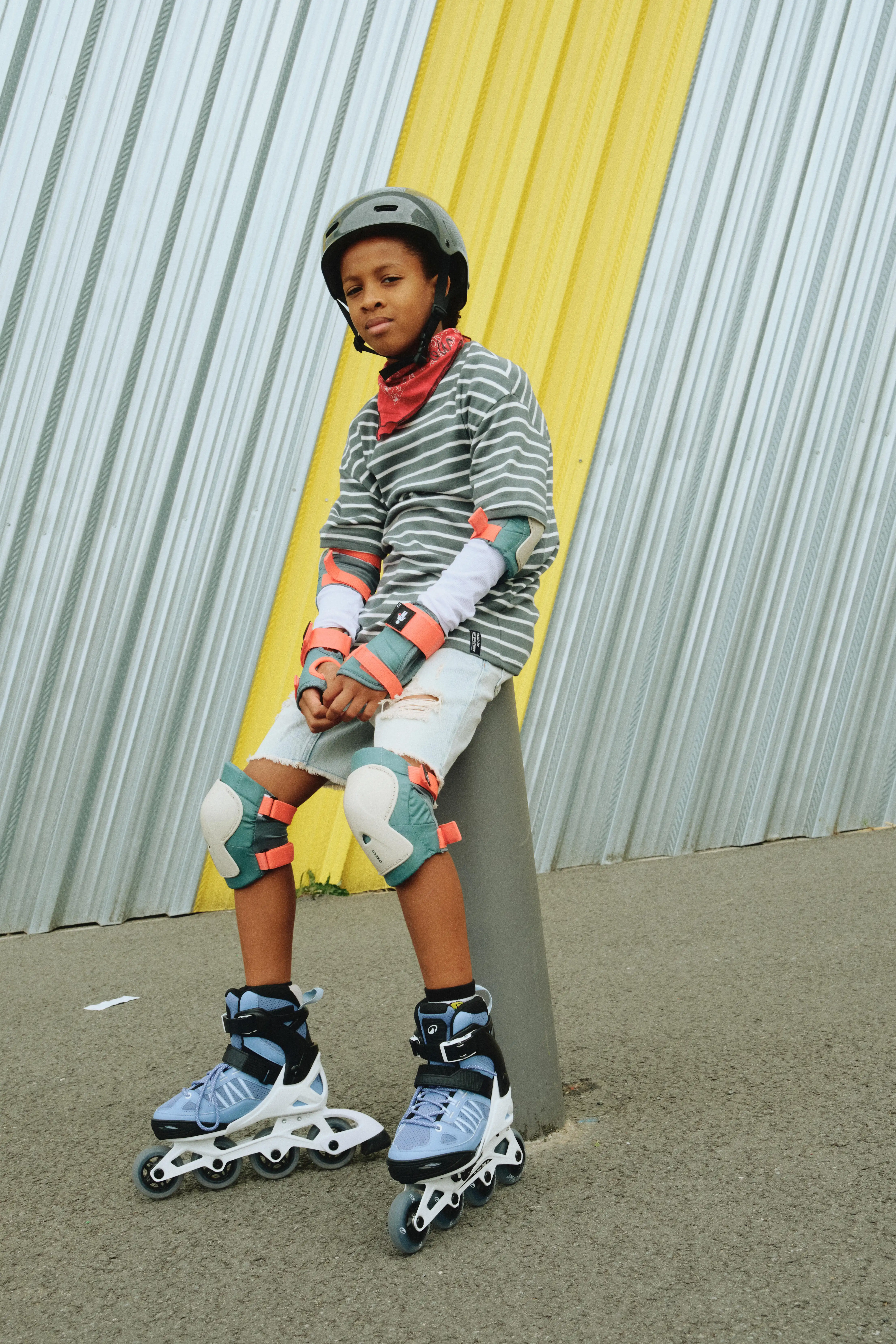 12446-kids-x27-3-x-2-inline-skate-protection-set-play-1.jpg