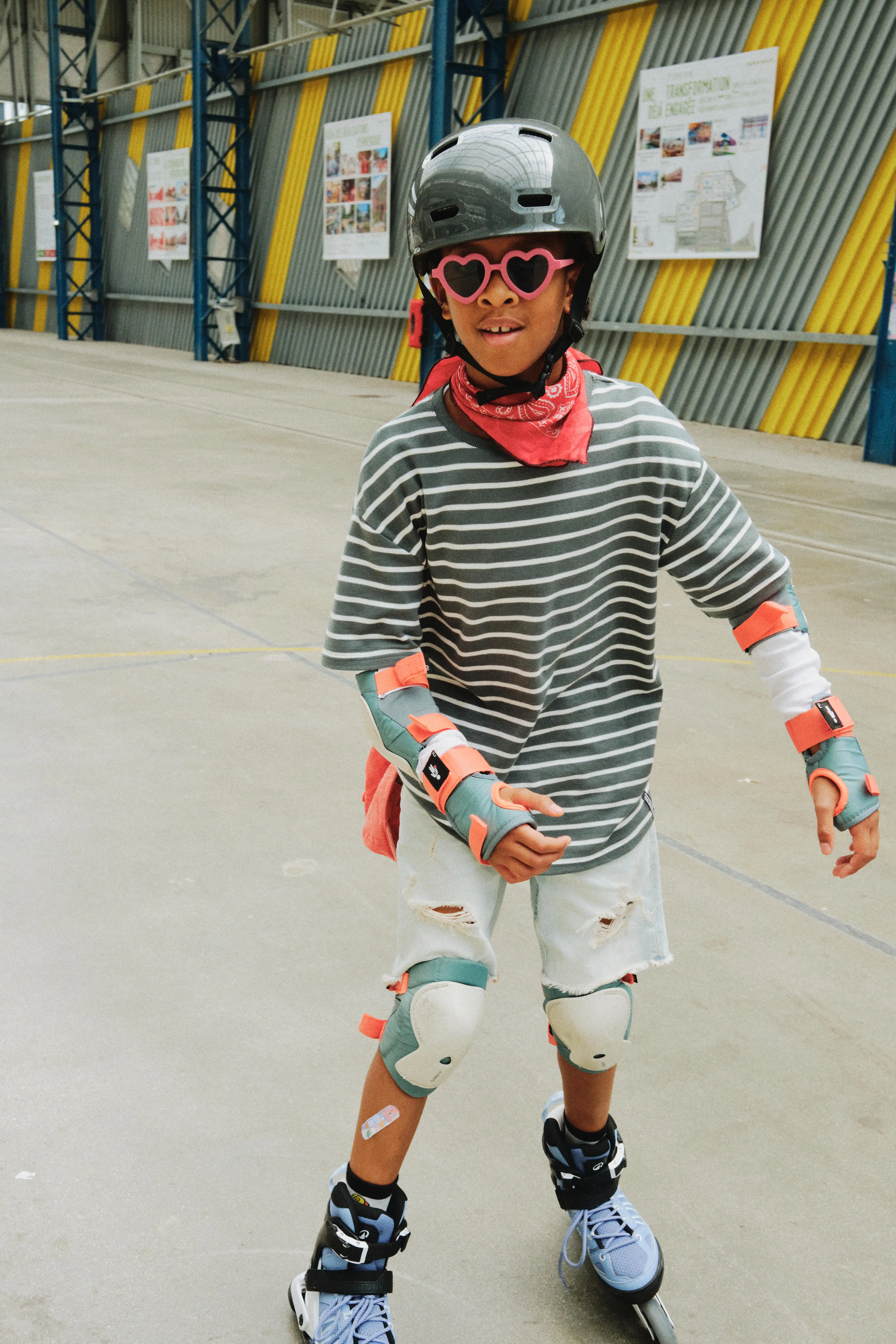12446-kids-x27-3-x-2-inline-skate-protection-set-play-1.jpg