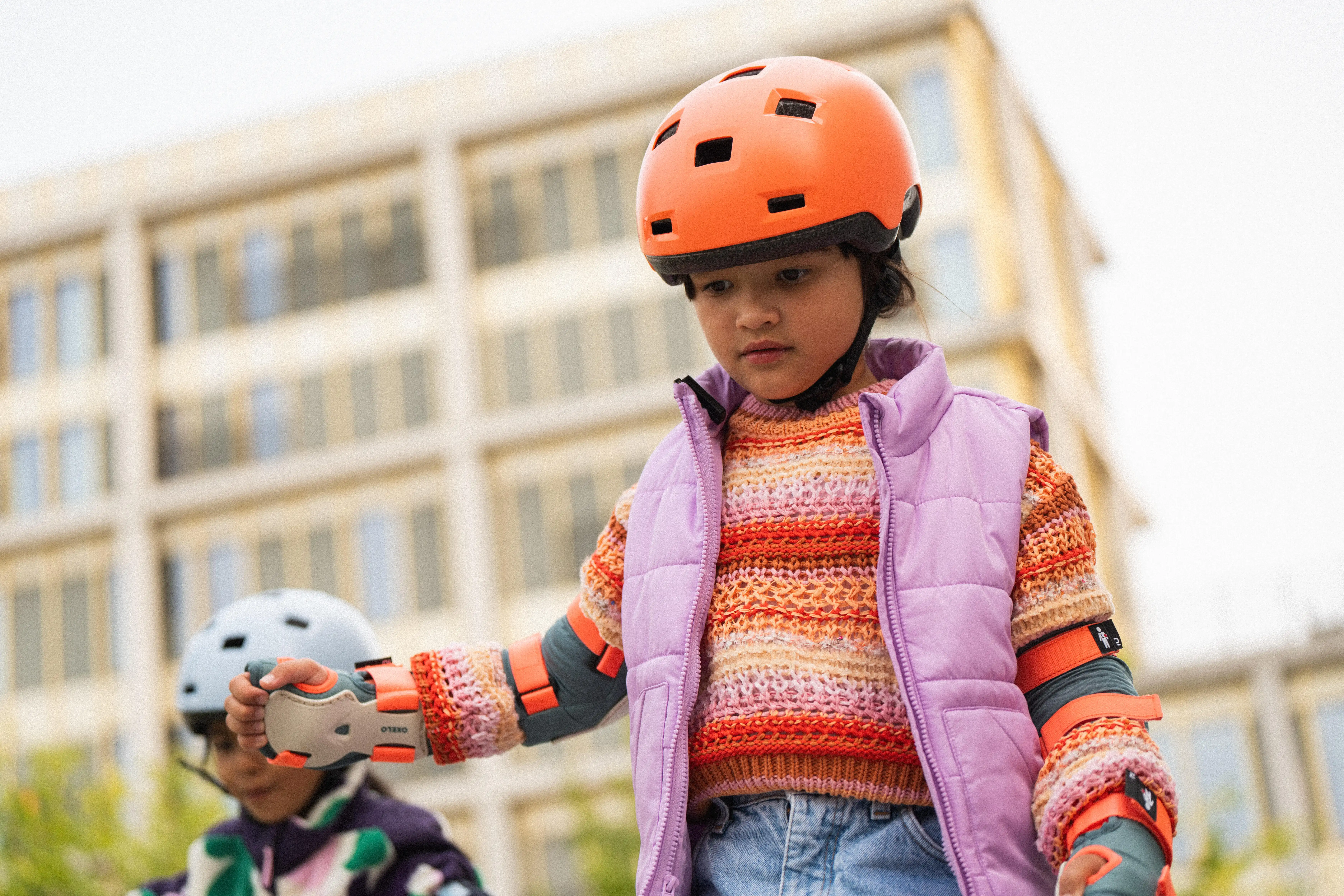 12446-kids-x27-3-x-2-inline-skate-protection-set-play-1.jpg