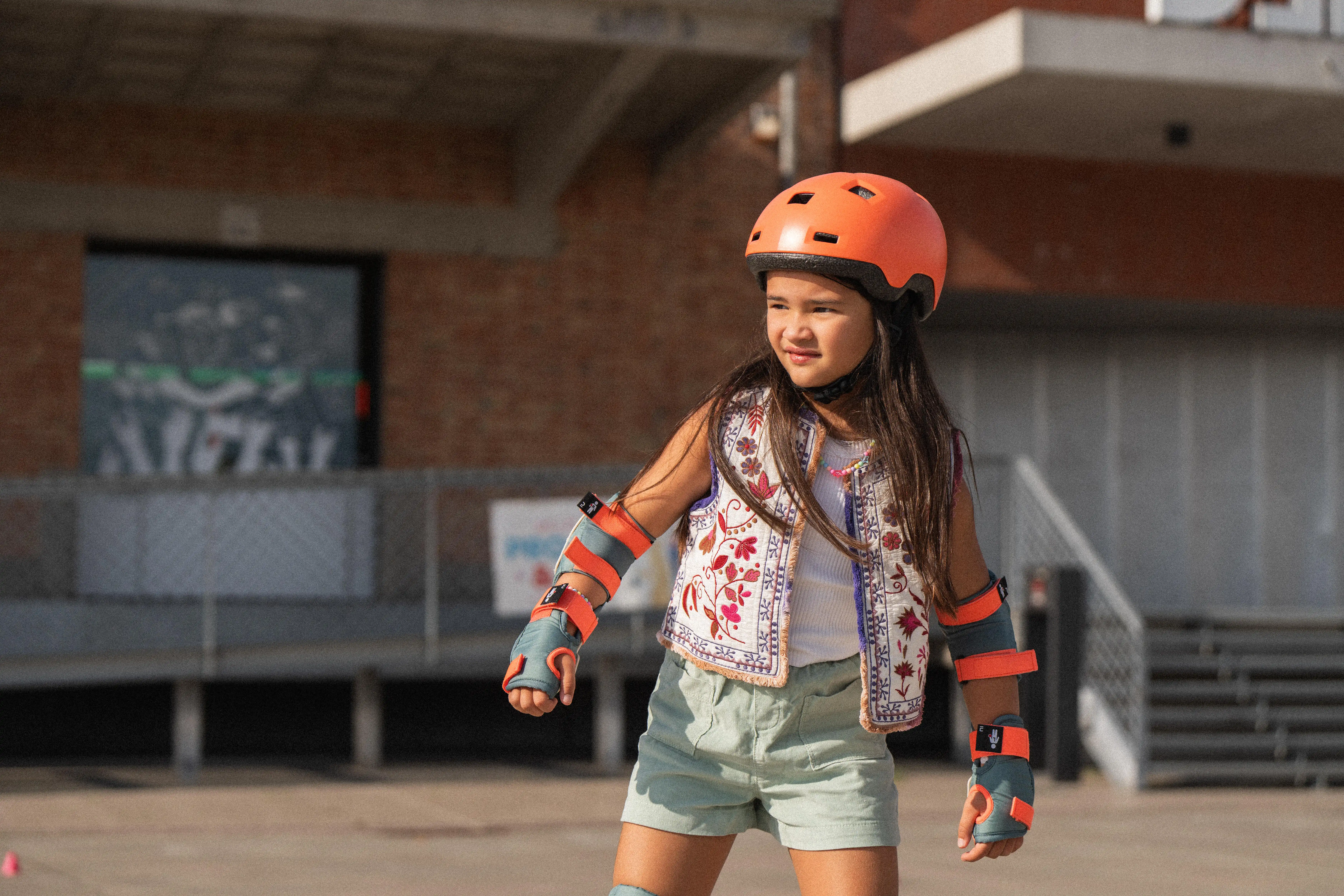 12446-kids-x27-3-x-2-inline-skate-protection-set-play-1.jpg