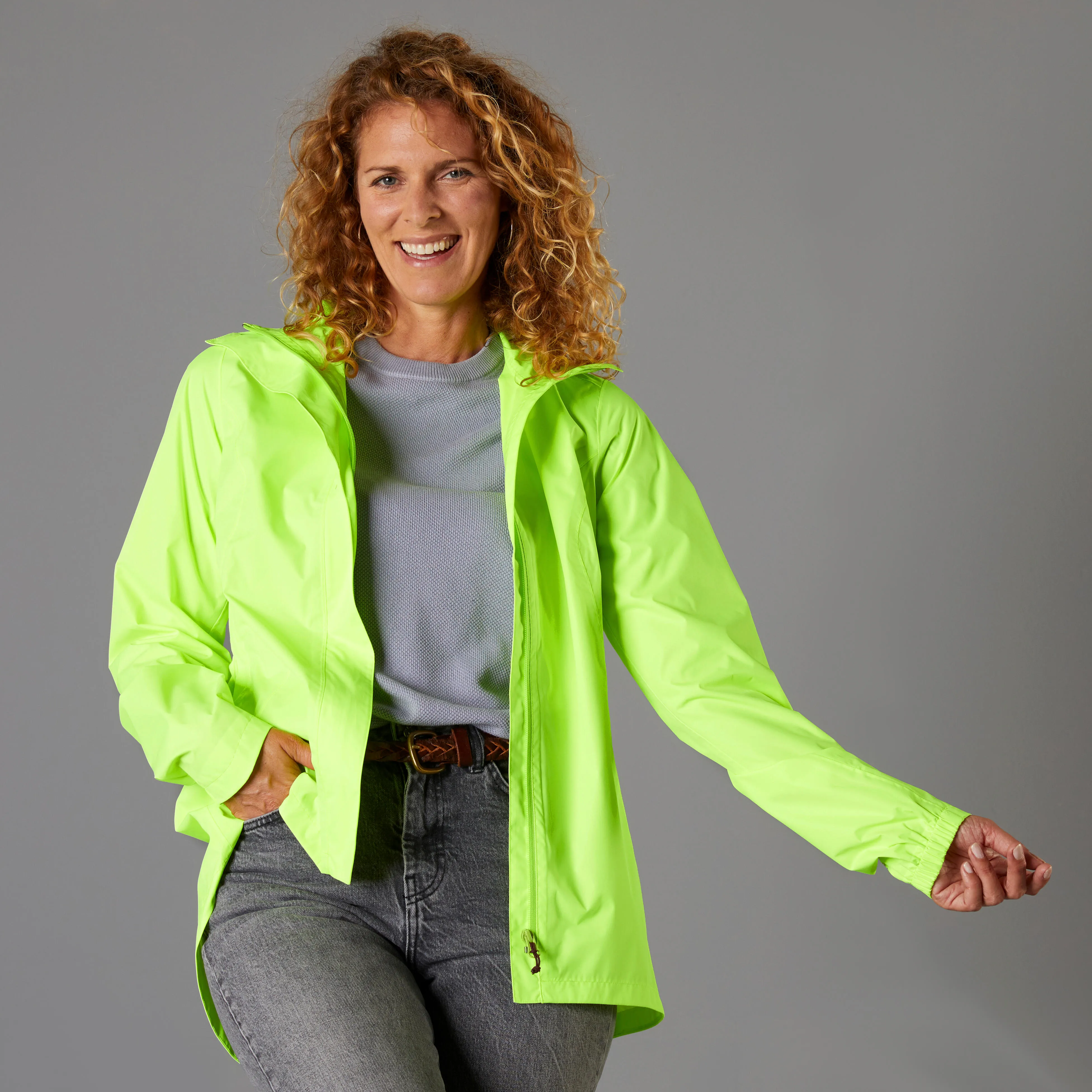 Women's Daytime Visibility Cycling Rain Jacket, 120 Neon Yellow