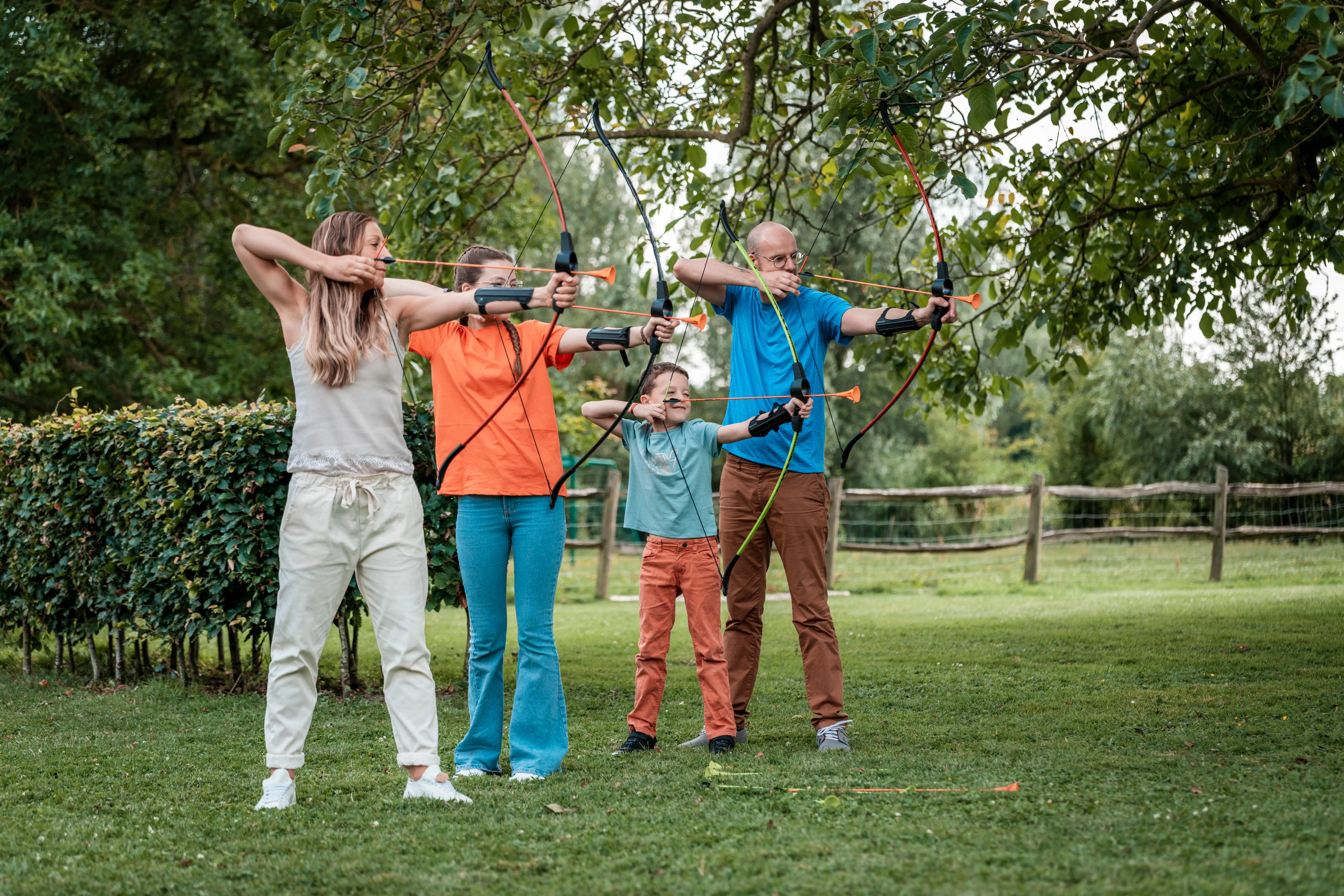 2175-archery-bow-discovery-100-black-1.jpg