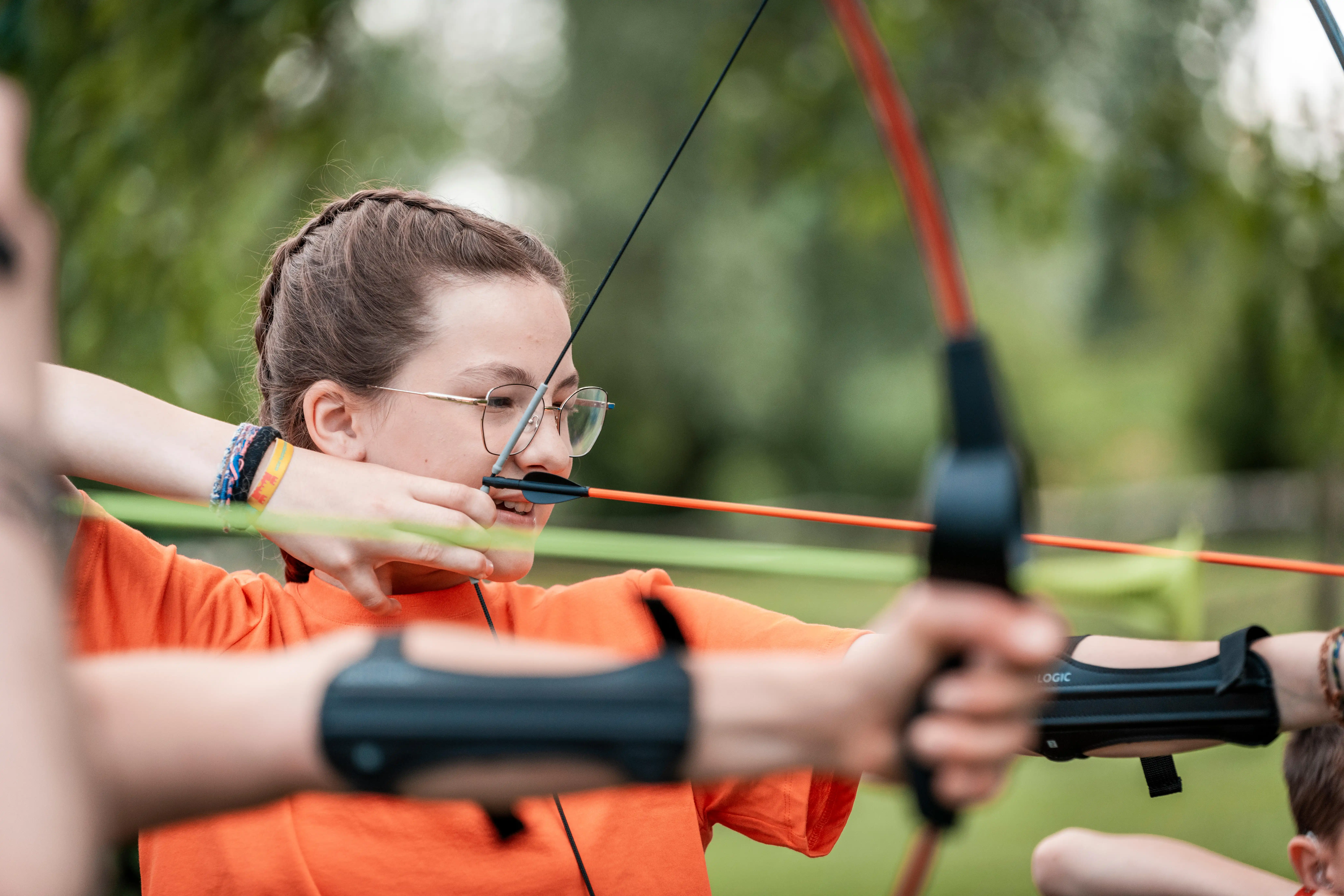 2175-archery-bow-discovery-100-black-1.jpg