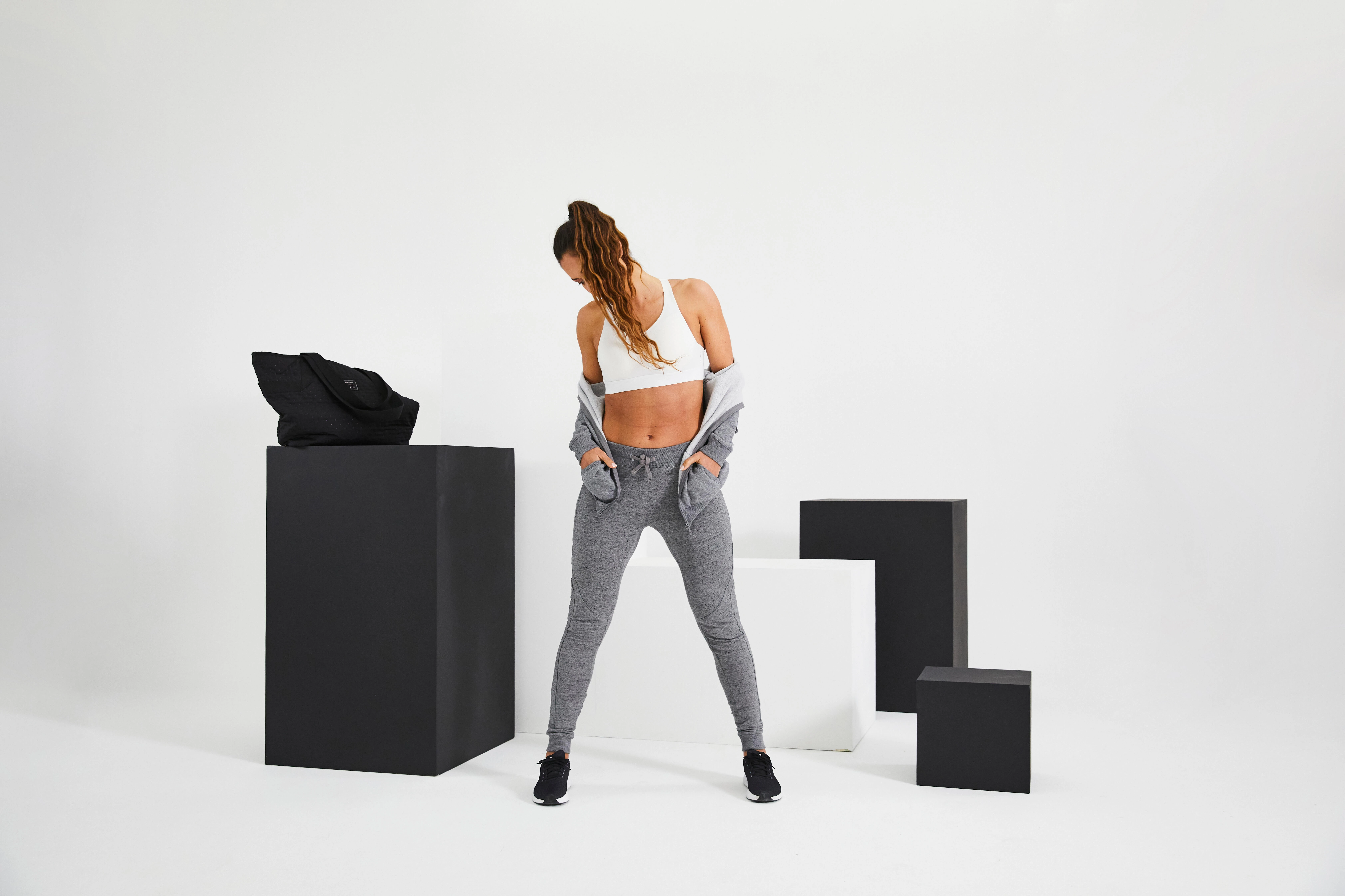 2553-women-s-fitness-jogging-pants-520-1.jpg