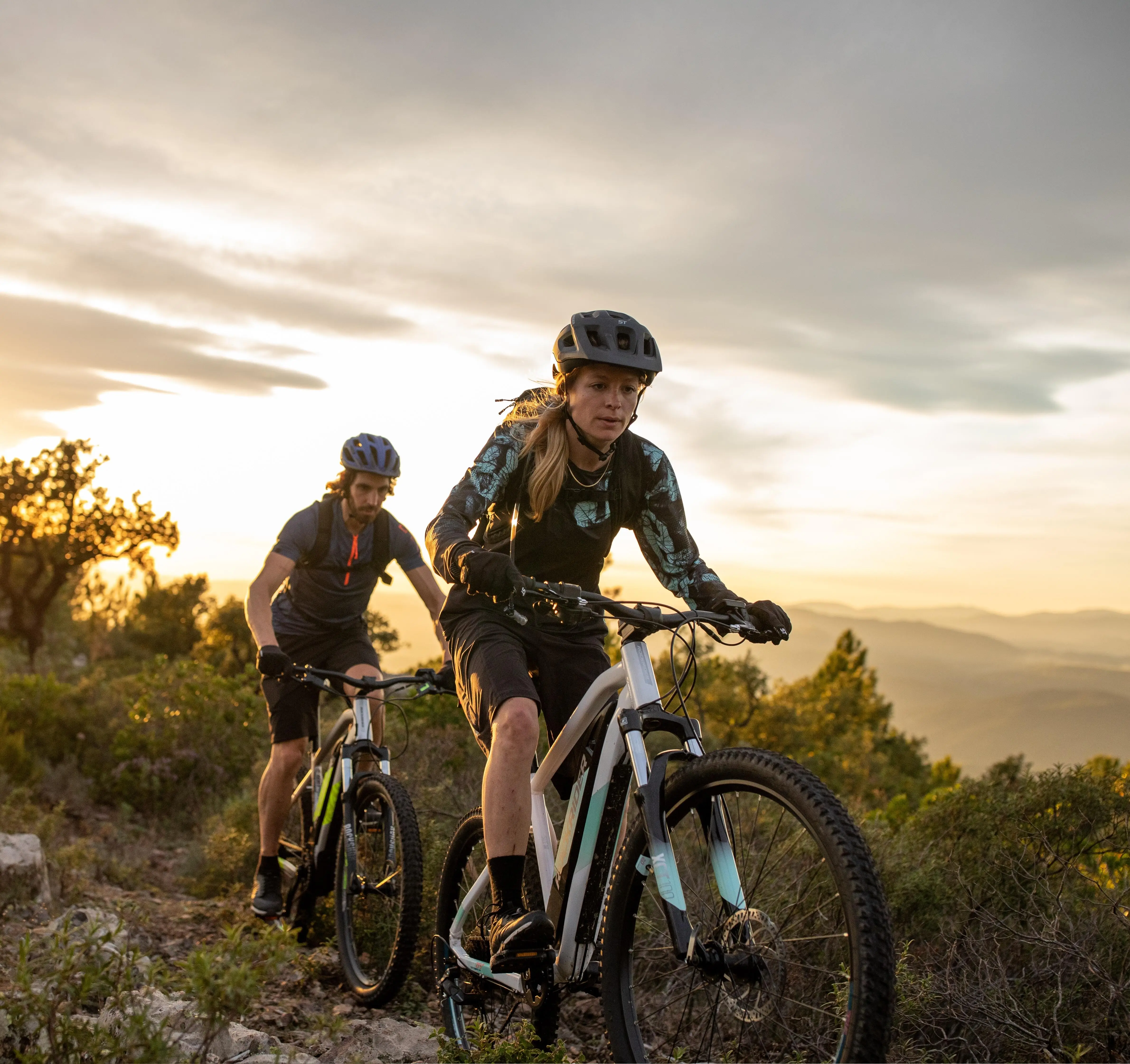 2880-mountain-bike-helmet-expl-500-1.jpg
