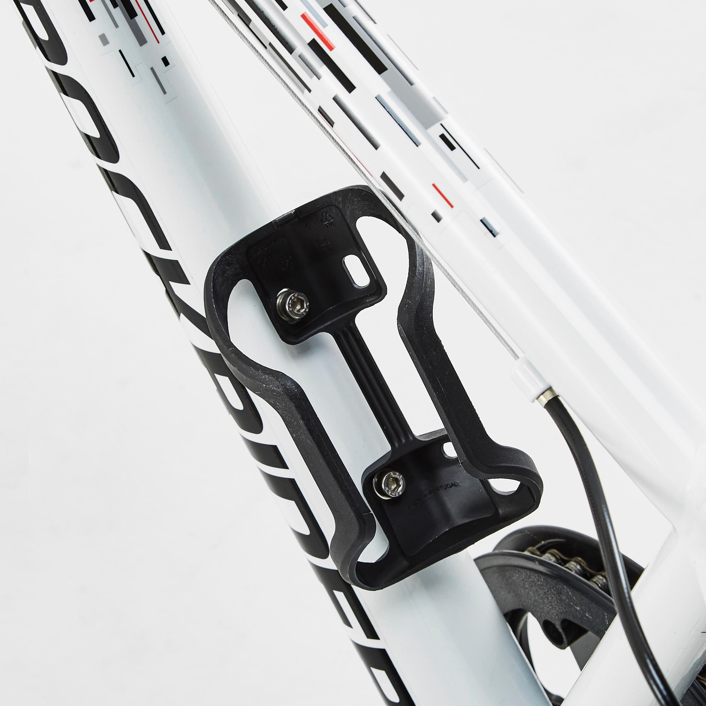3482-frame-mounted-bike-bottle-cage-side-open-for-380-ml-13-oz-bottle-1.jpg