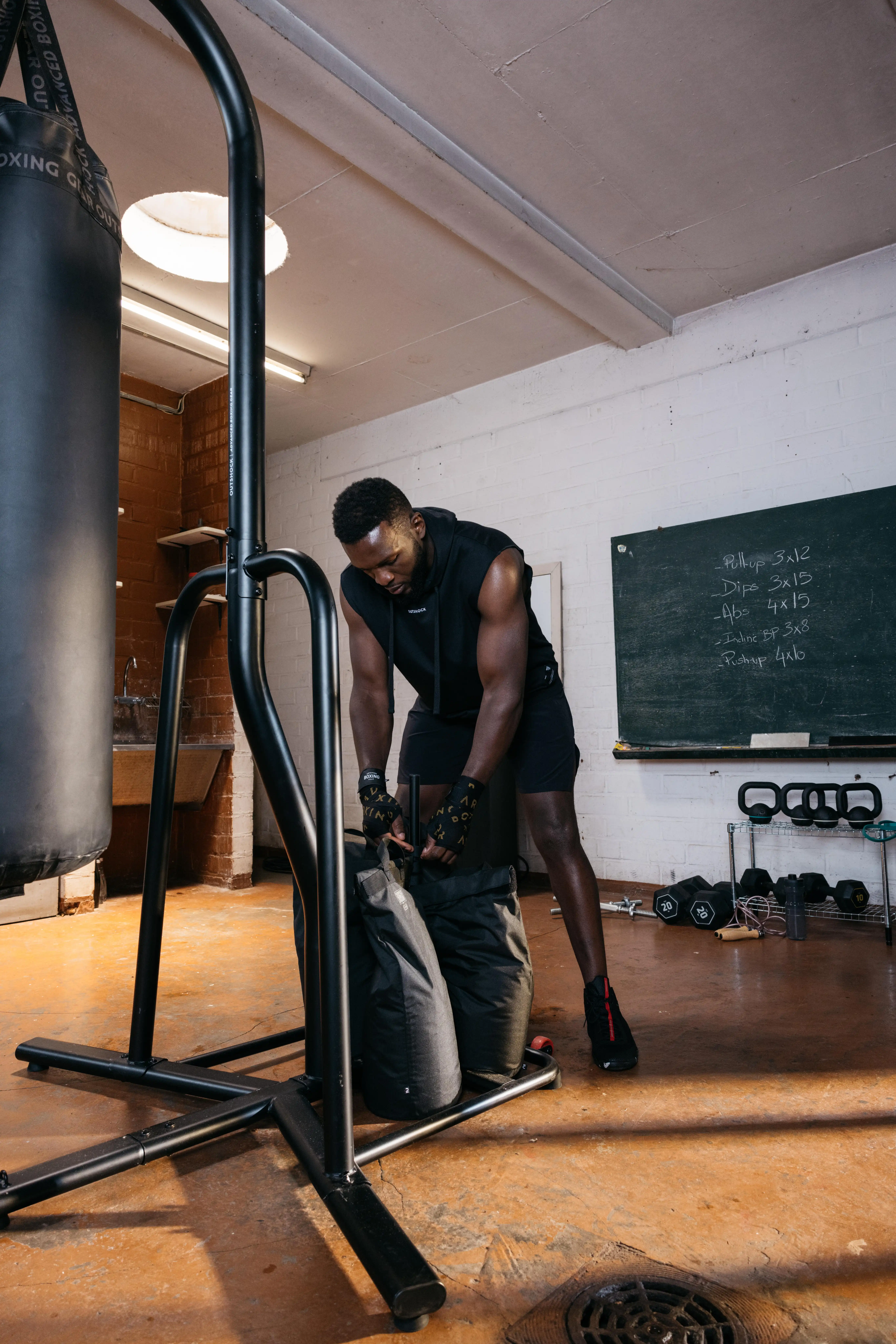 3759-900-punching-bag-stand-1.jpg