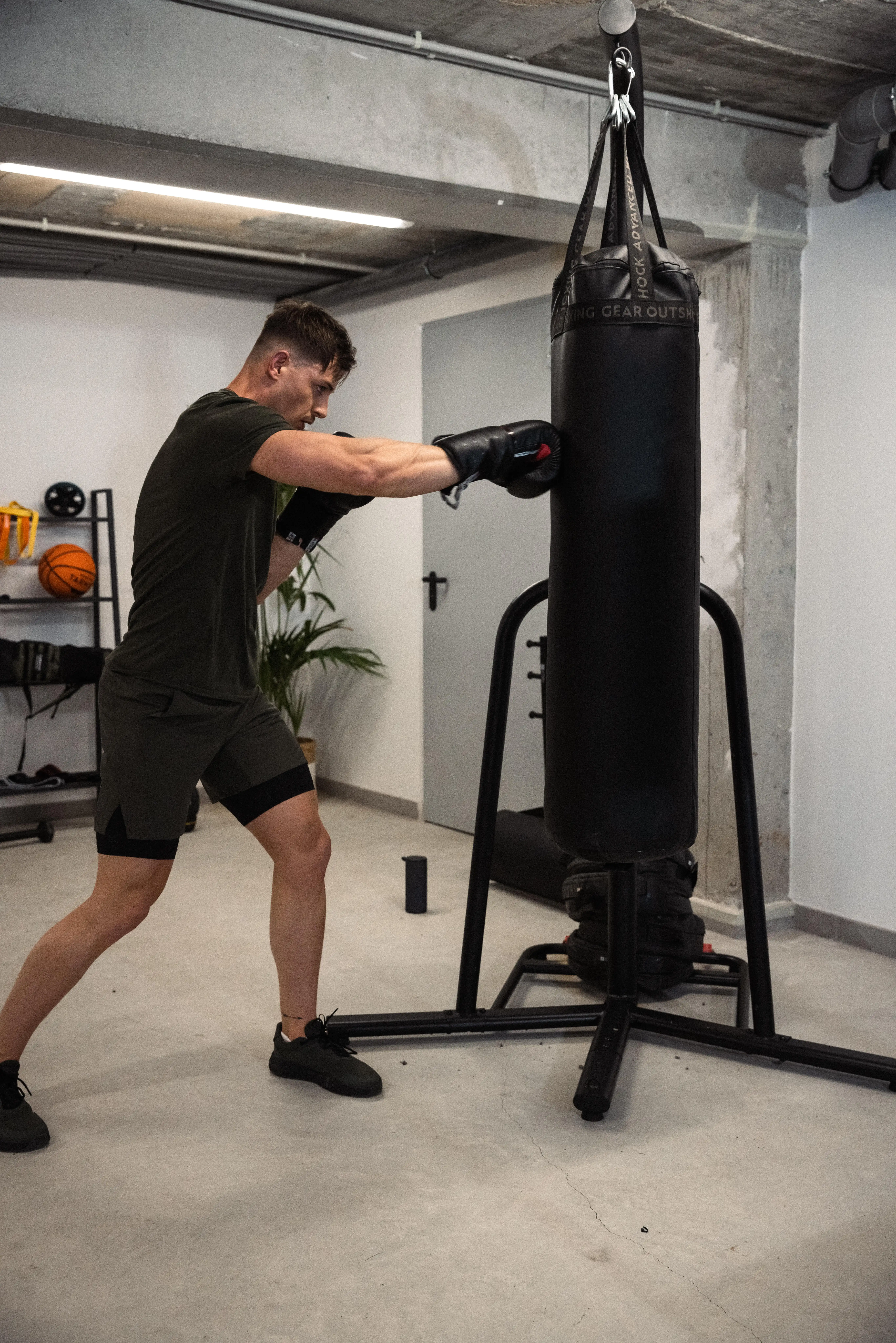 3759-900-punching-bag-stand-1.jpg