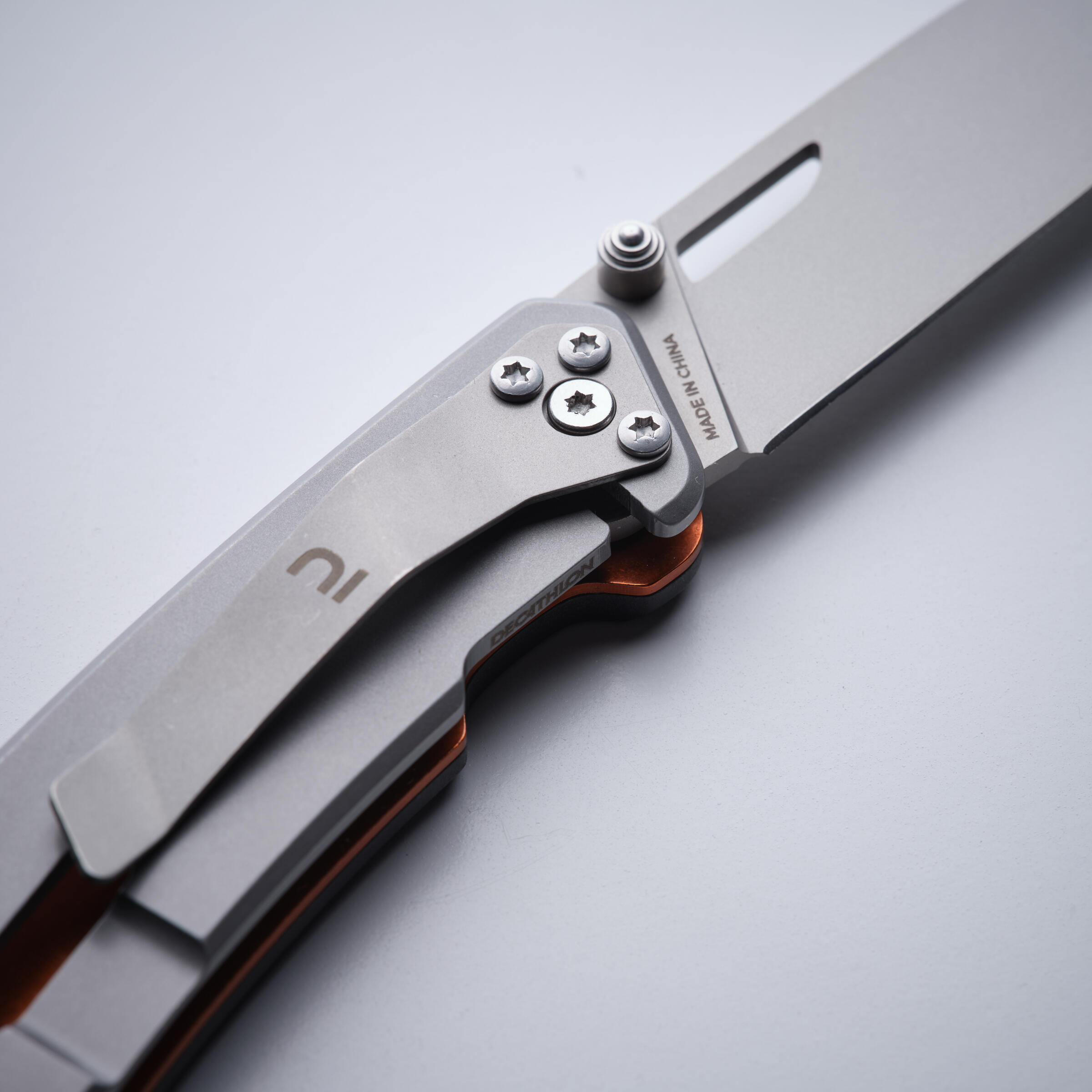 4028-hunting-axis-75-folding-knife-v2-black-grip-1.jpg
