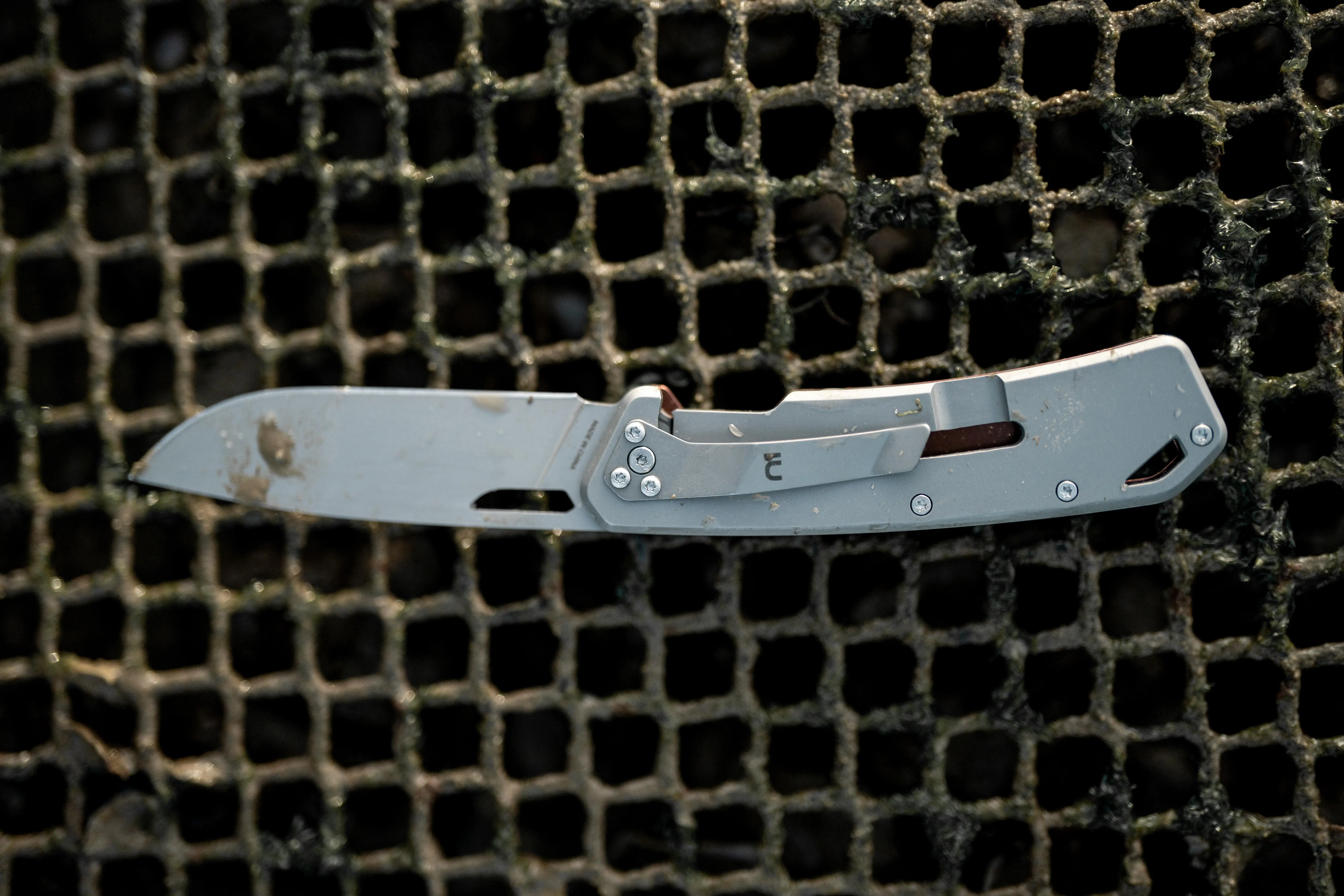 4029-hunting-axis-85-folding-knife-v2-black-grip-1.jpg