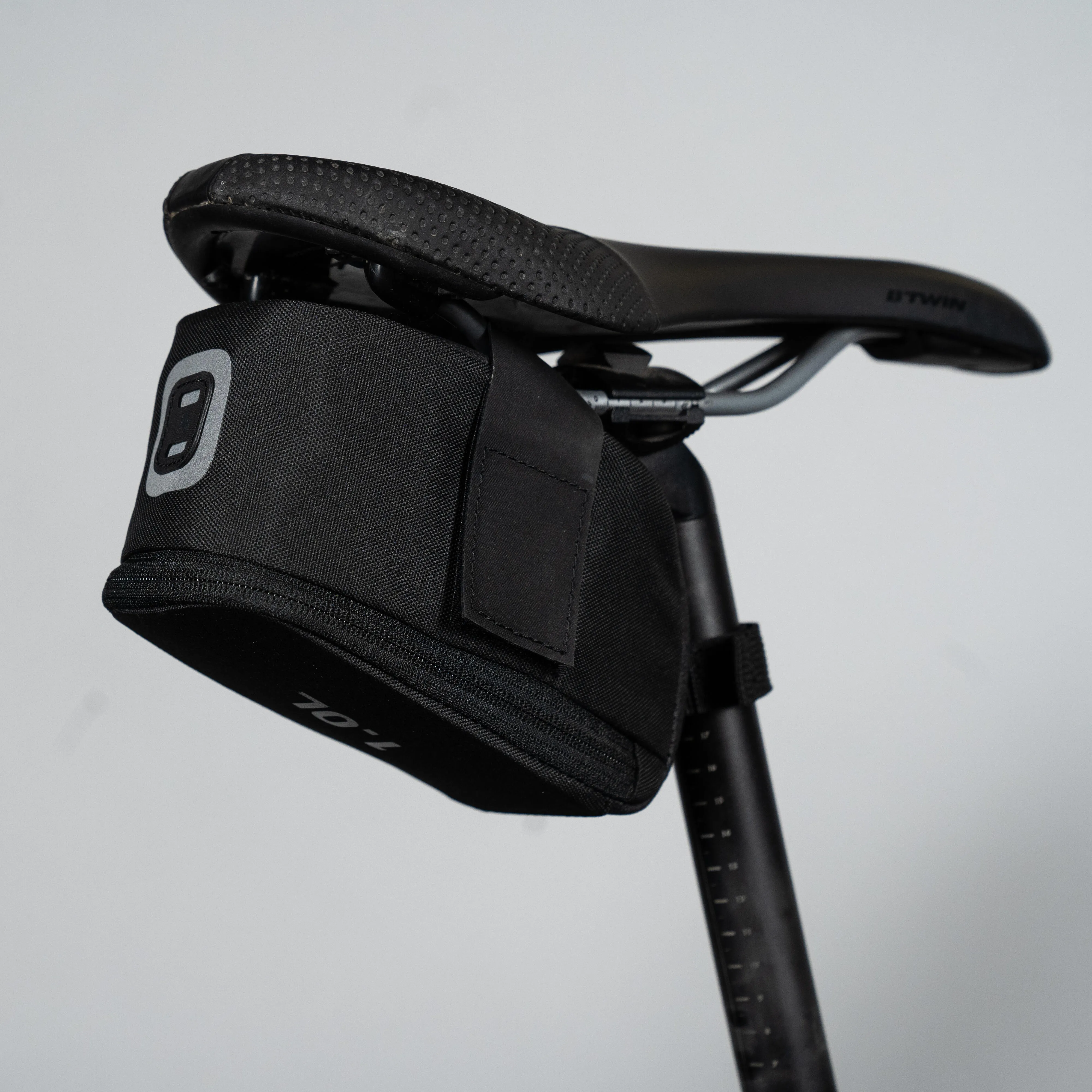 1 L Bike Saddle Bag - Easy L Black