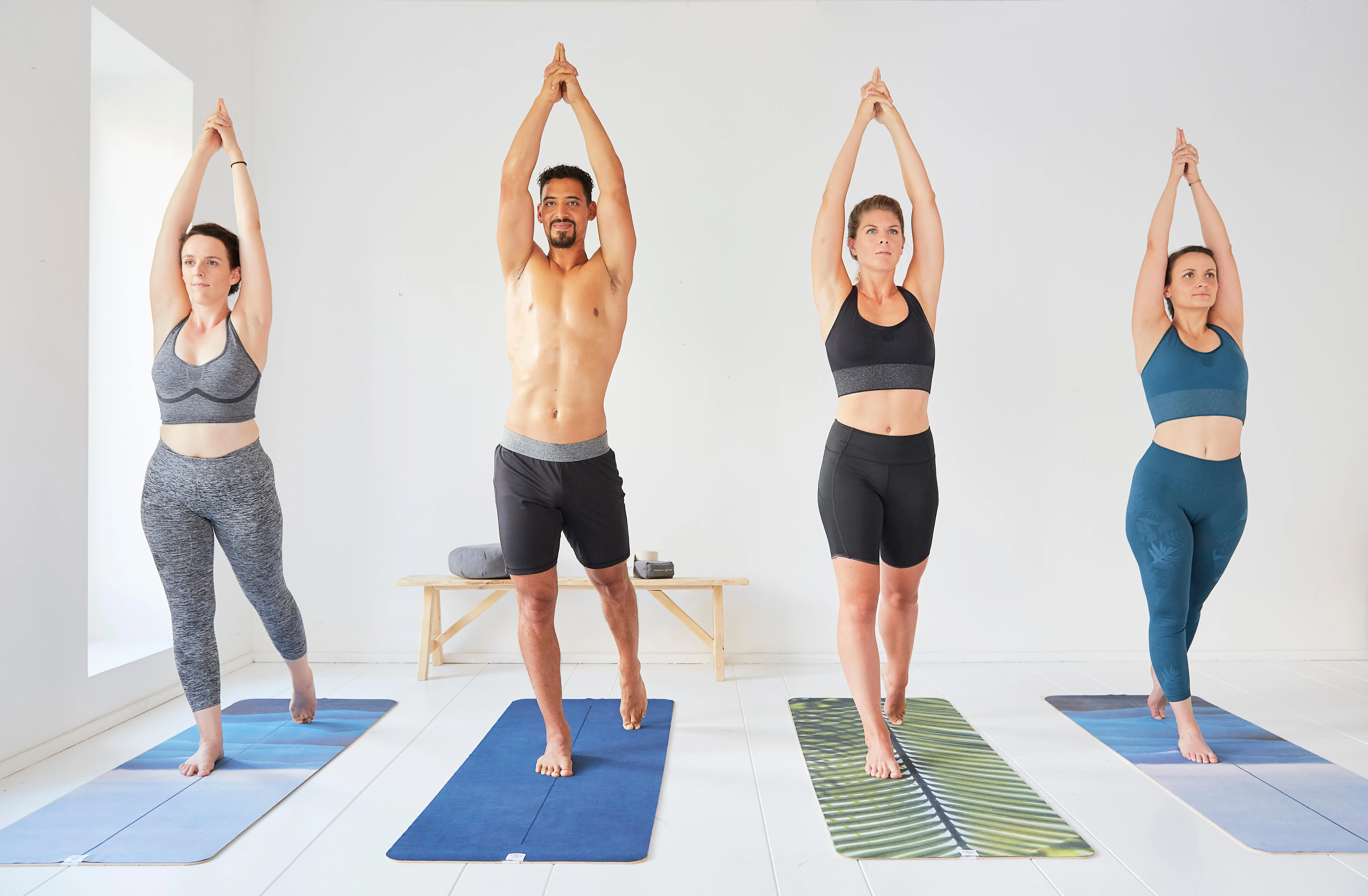4795-yoga-non-slip-towel-grey-blue-1.jpg