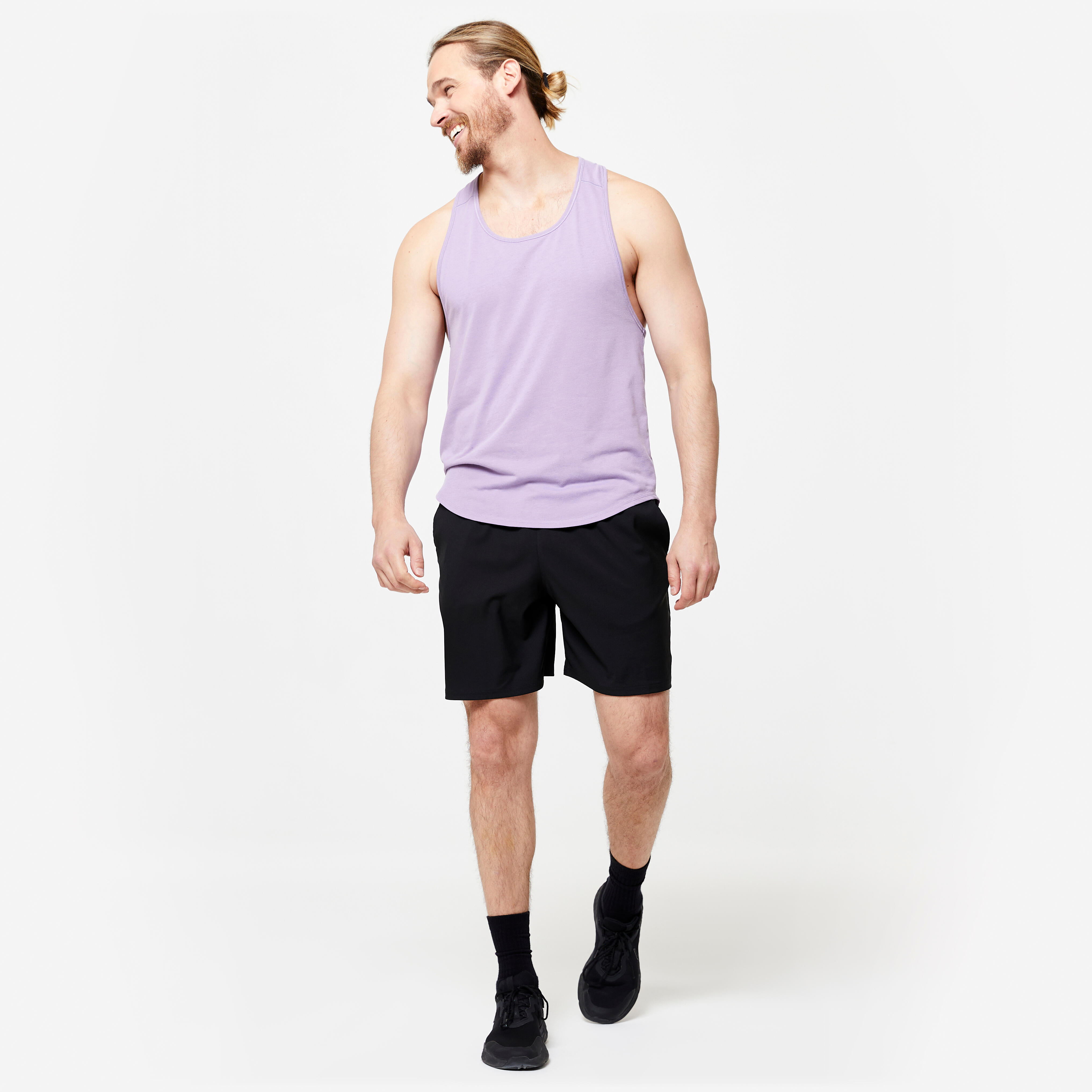 Menâs Breathable Cross-Training Shorts with Zippered Pockets