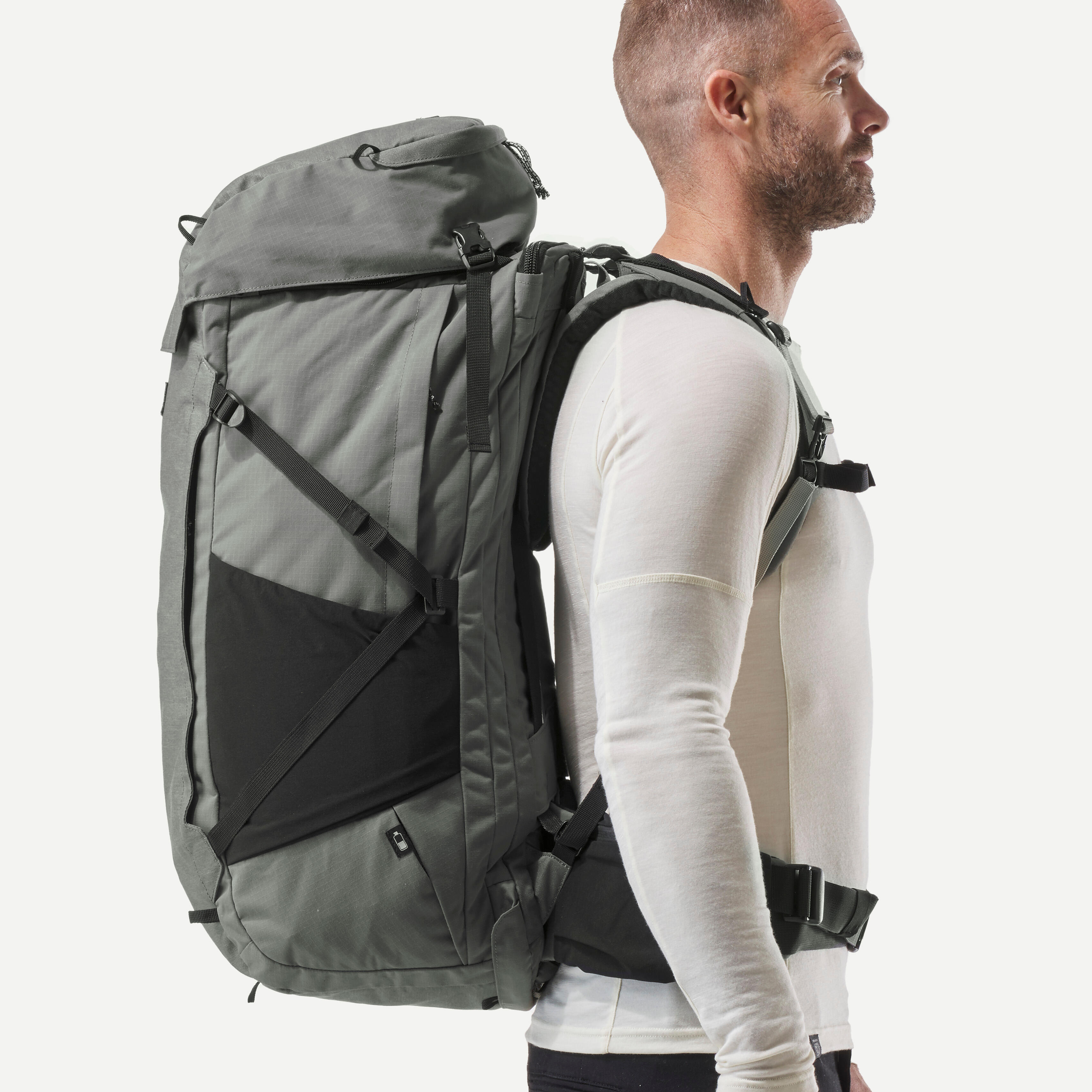 5042-men-s-hiking-backpack-travel-900-khaki-1.jpg