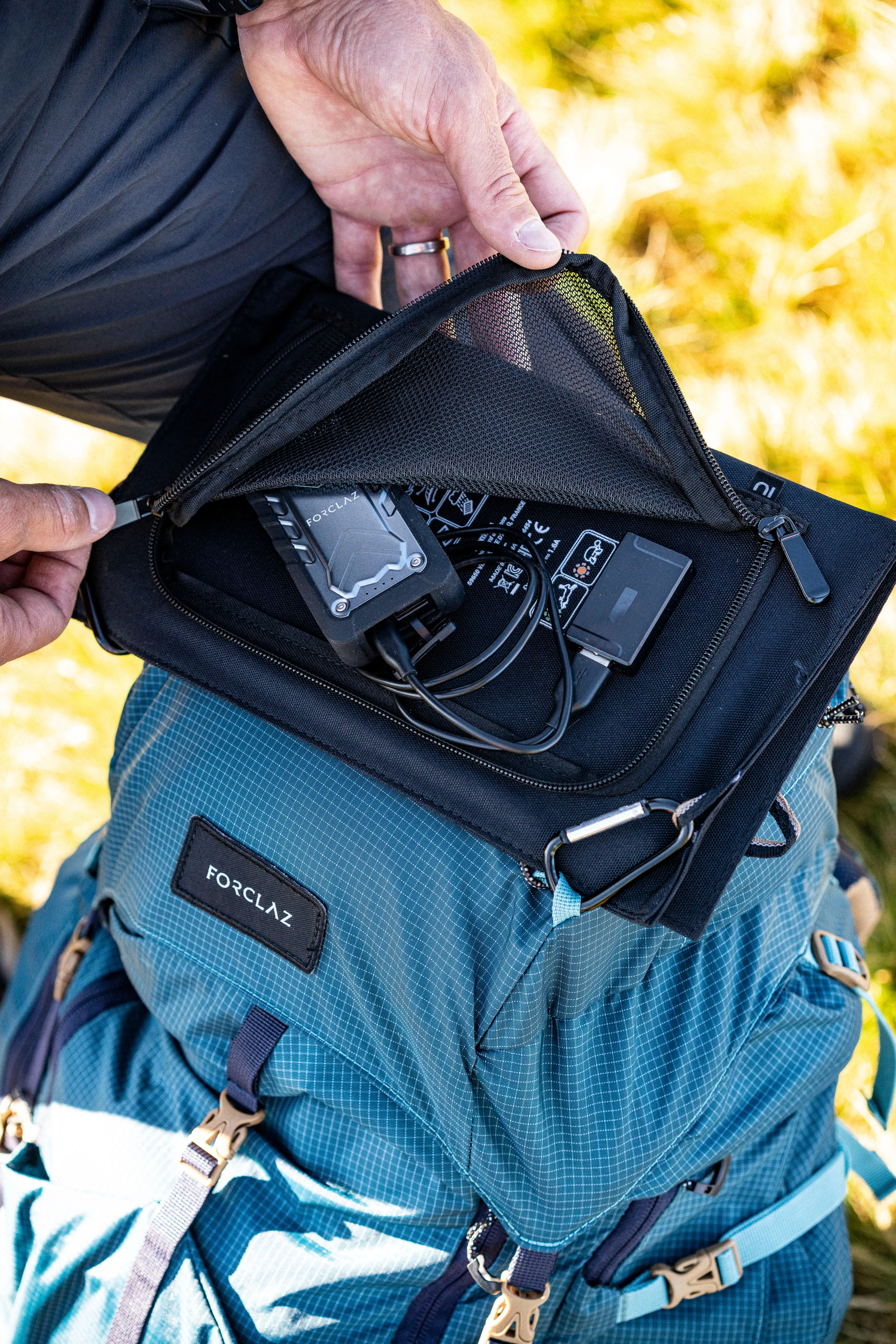 5137-men-s-trekking-backpack-50-10-l-mt-500-air-1.jpg