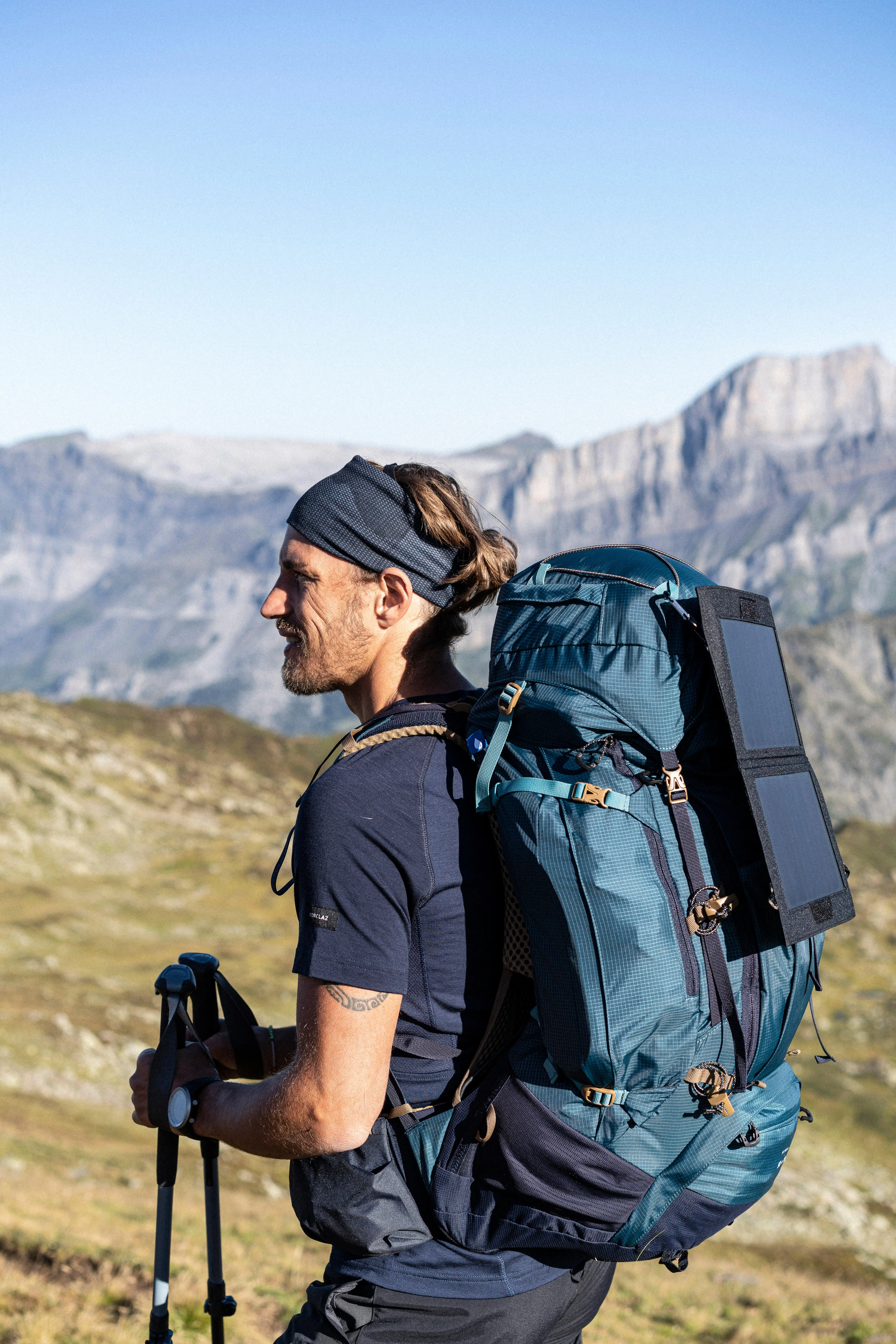 5137-men-s-trekking-backpack-50-10-l-mt-500-air-1.jpg