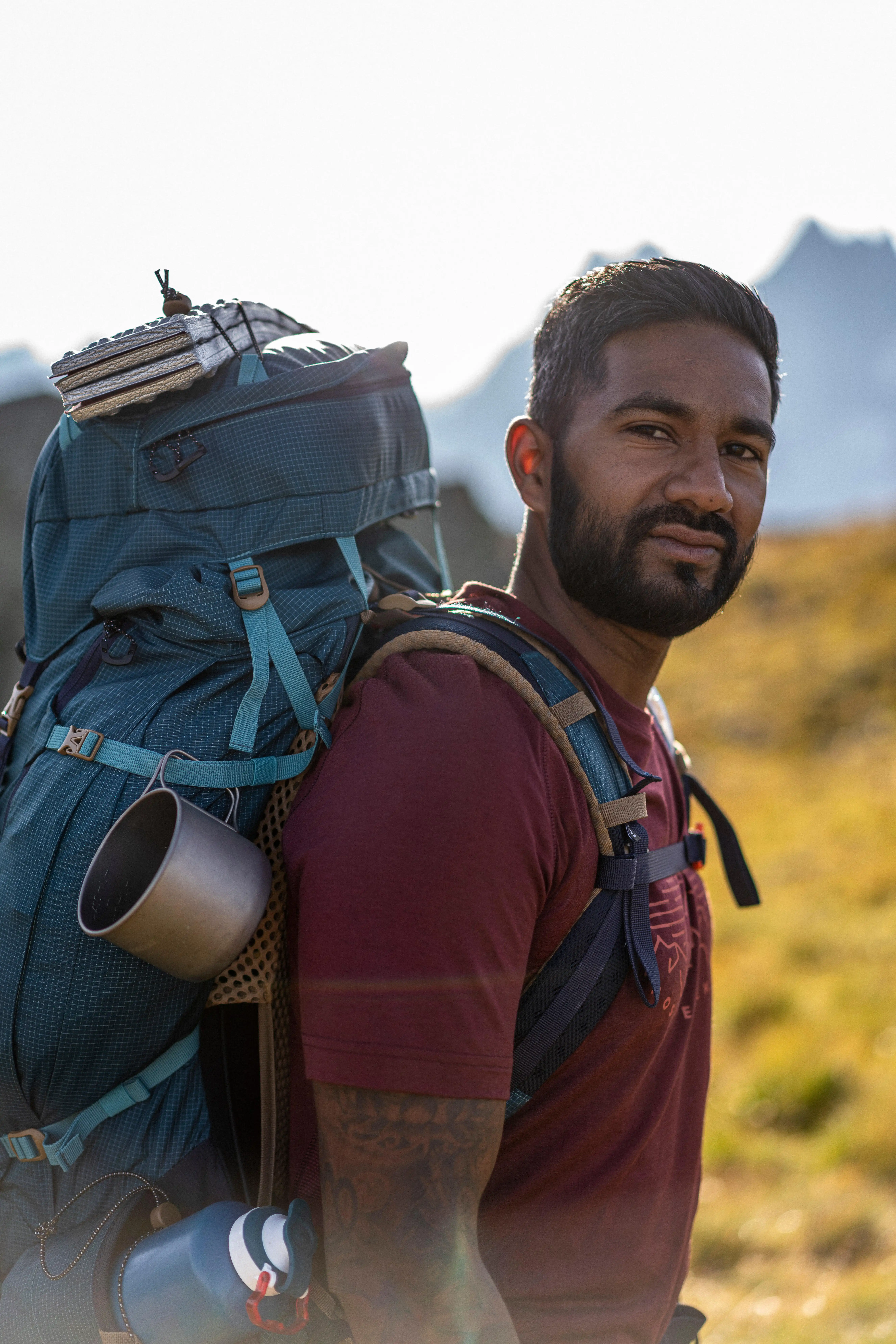 5137-men-s-trekking-backpack-50-10-l-mt-500-air-1.jpg