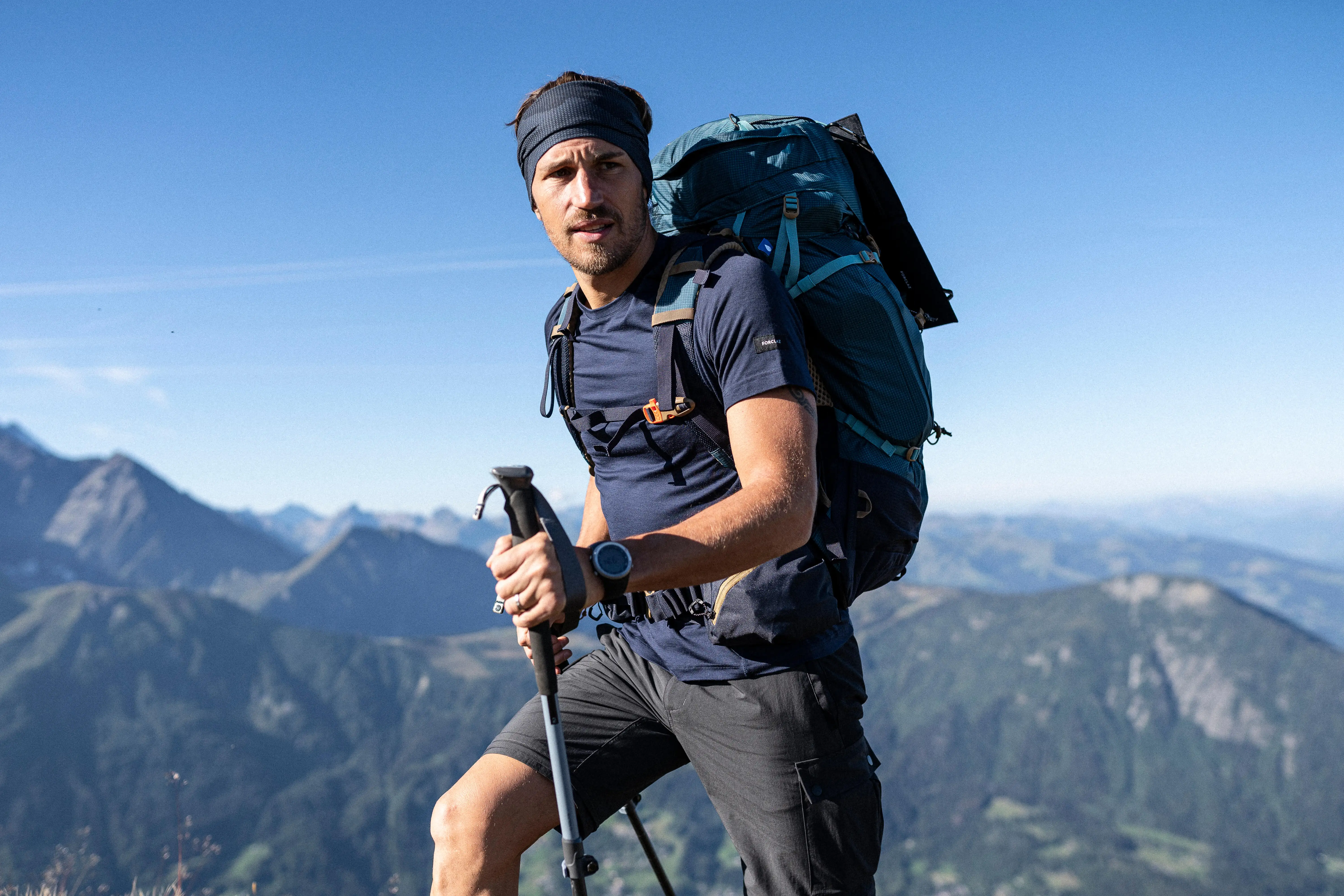 5137-men-s-trekking-backpack-50-10-l-mt-500-air-1.jpg