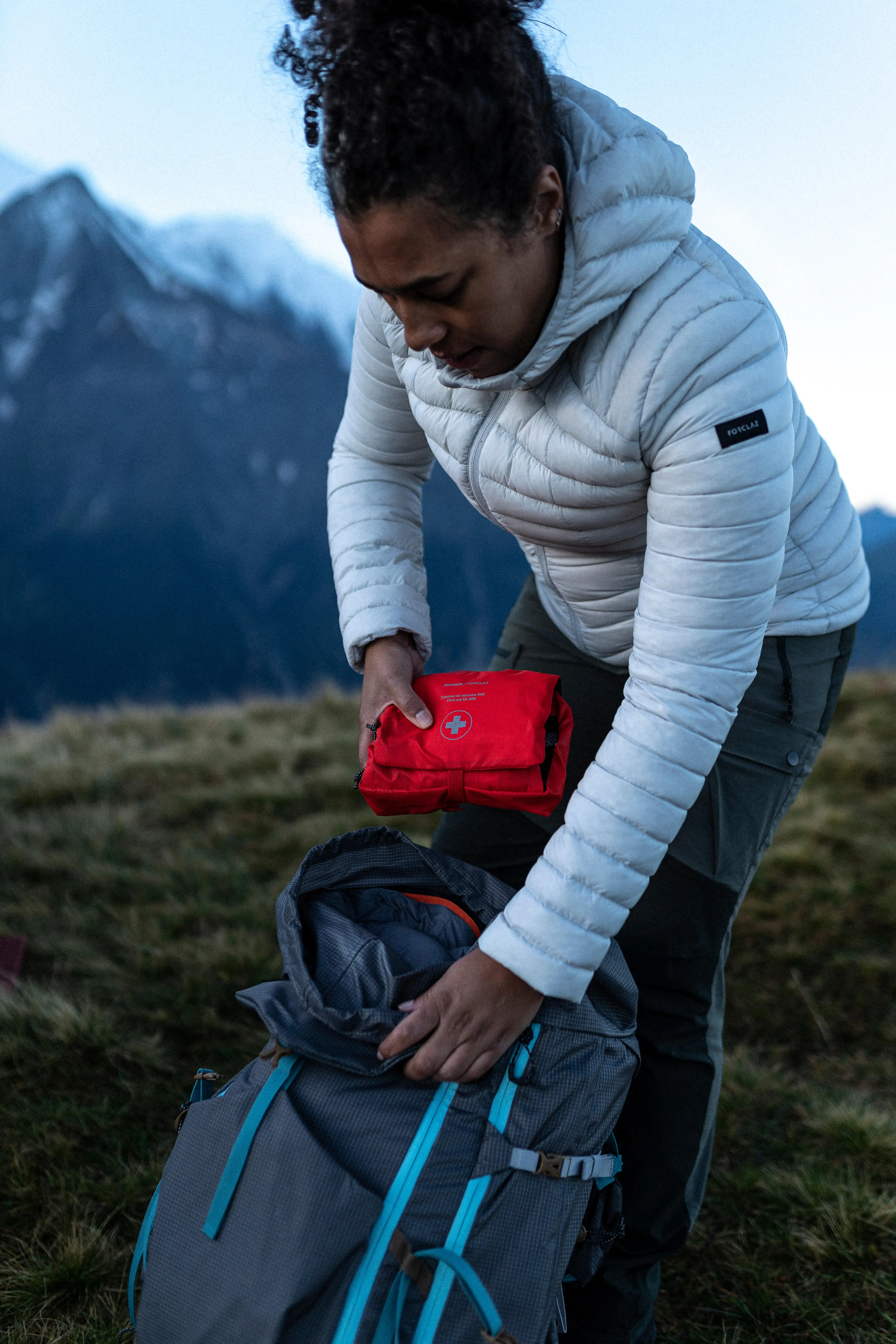 5146-hiking-47-piece-first-aid-kit-500-1.jpg