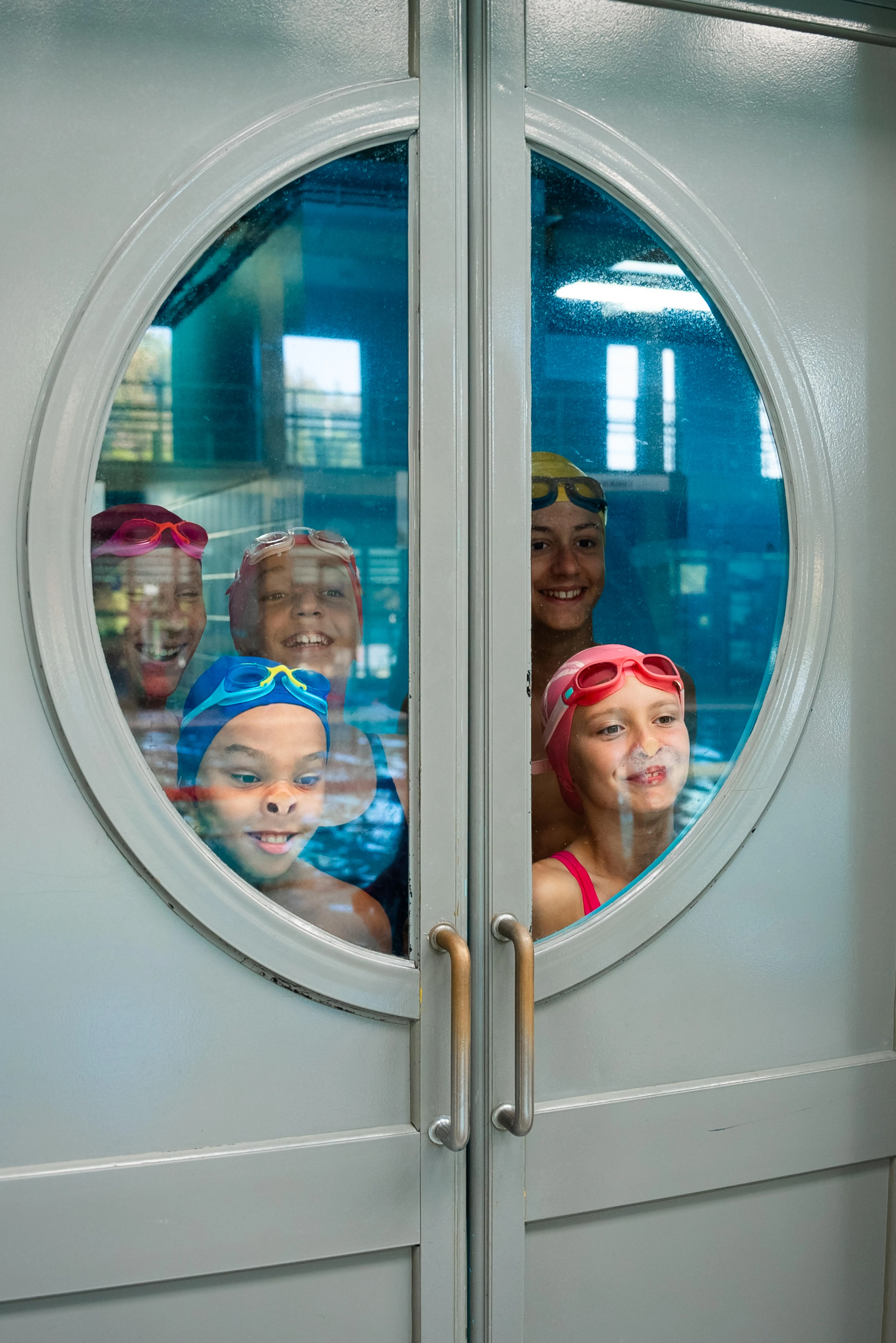 5607-kids-swimming-goggles-with-clear-lenses-xbase-100-1.jpg