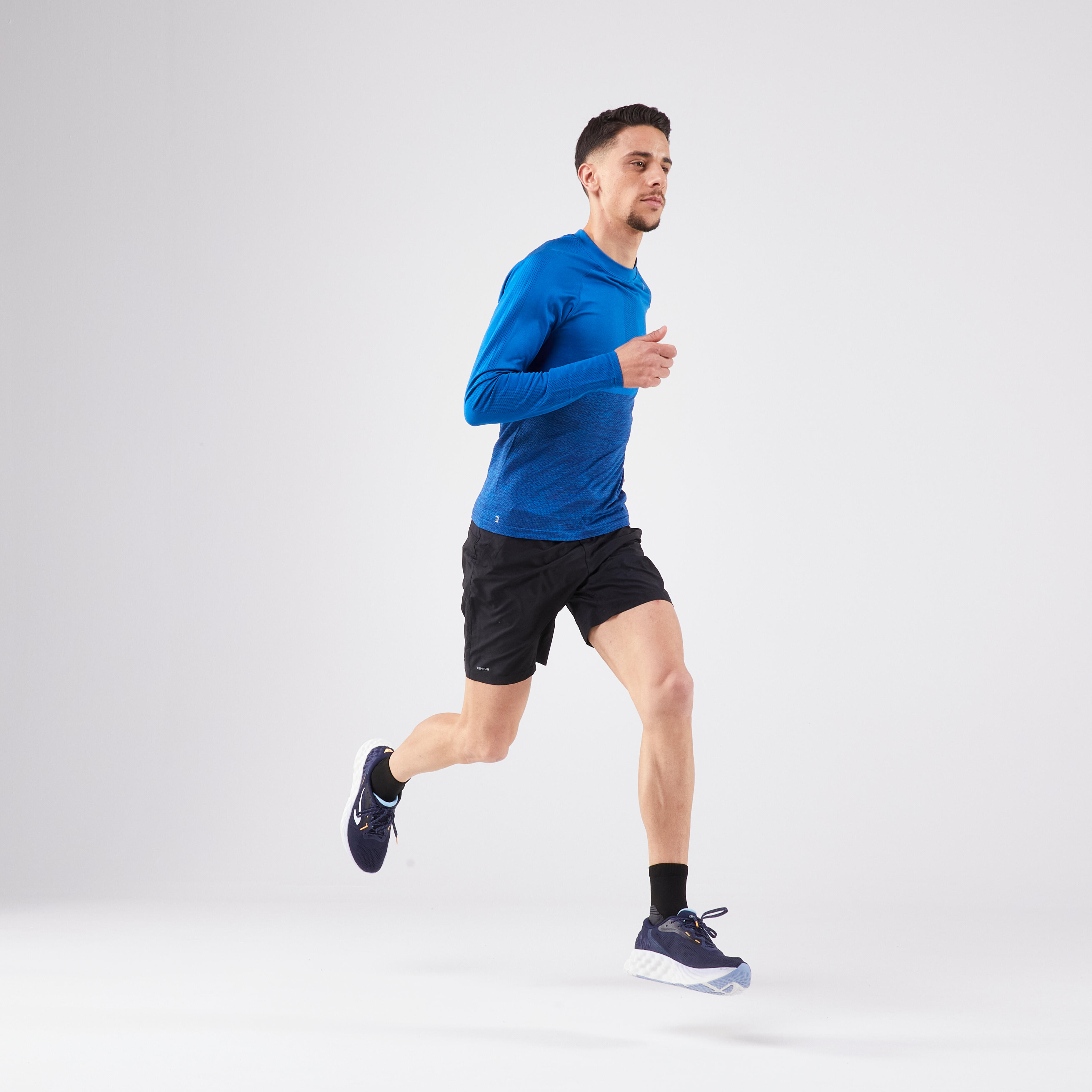 5608-long-sleeve-running-t-shirt-run-500-black-royal-blue-1.jpg