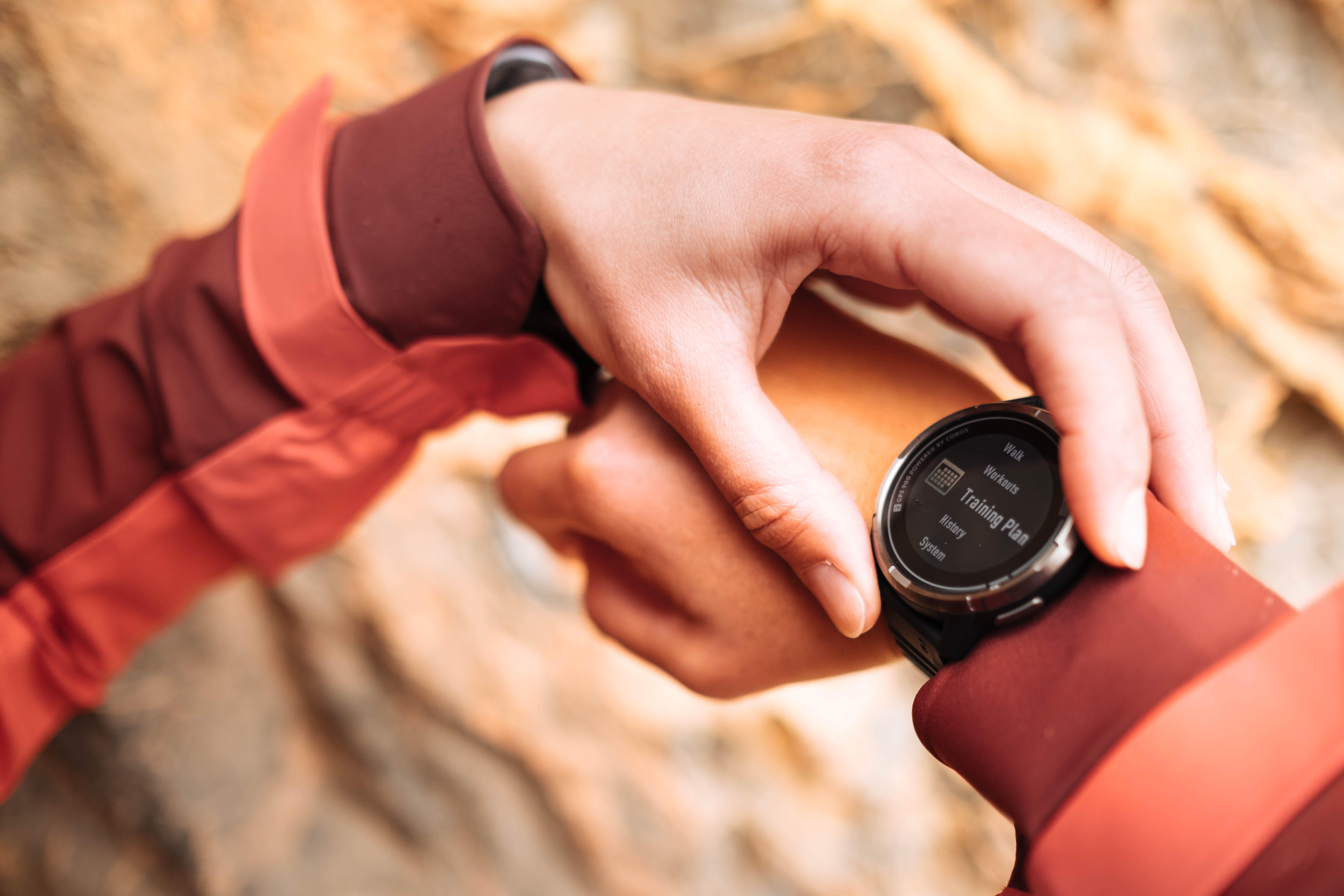 5633-gps-smart-watch-900-black-1.jpg
