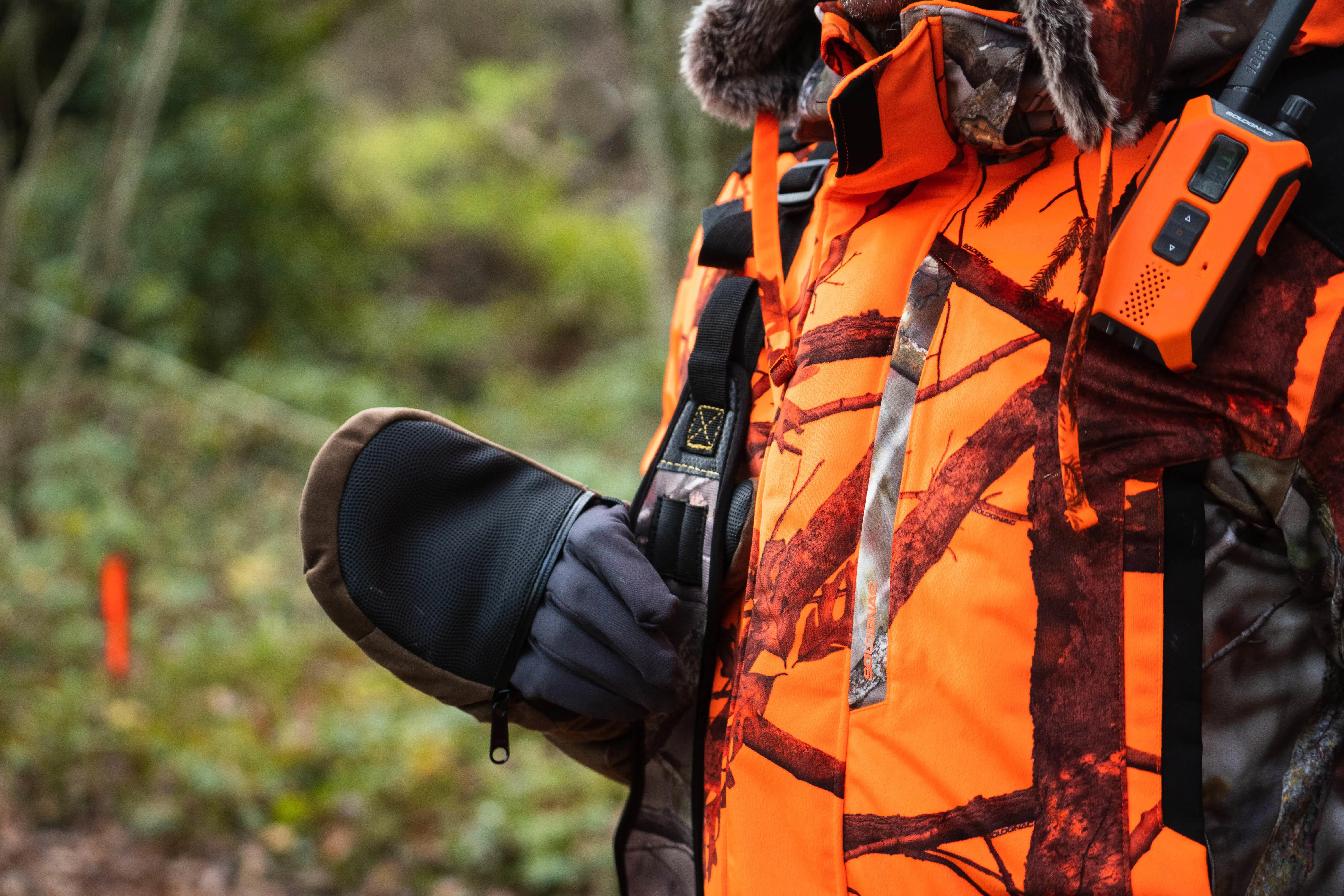 5752-hunting-900-mittens-1.jpg