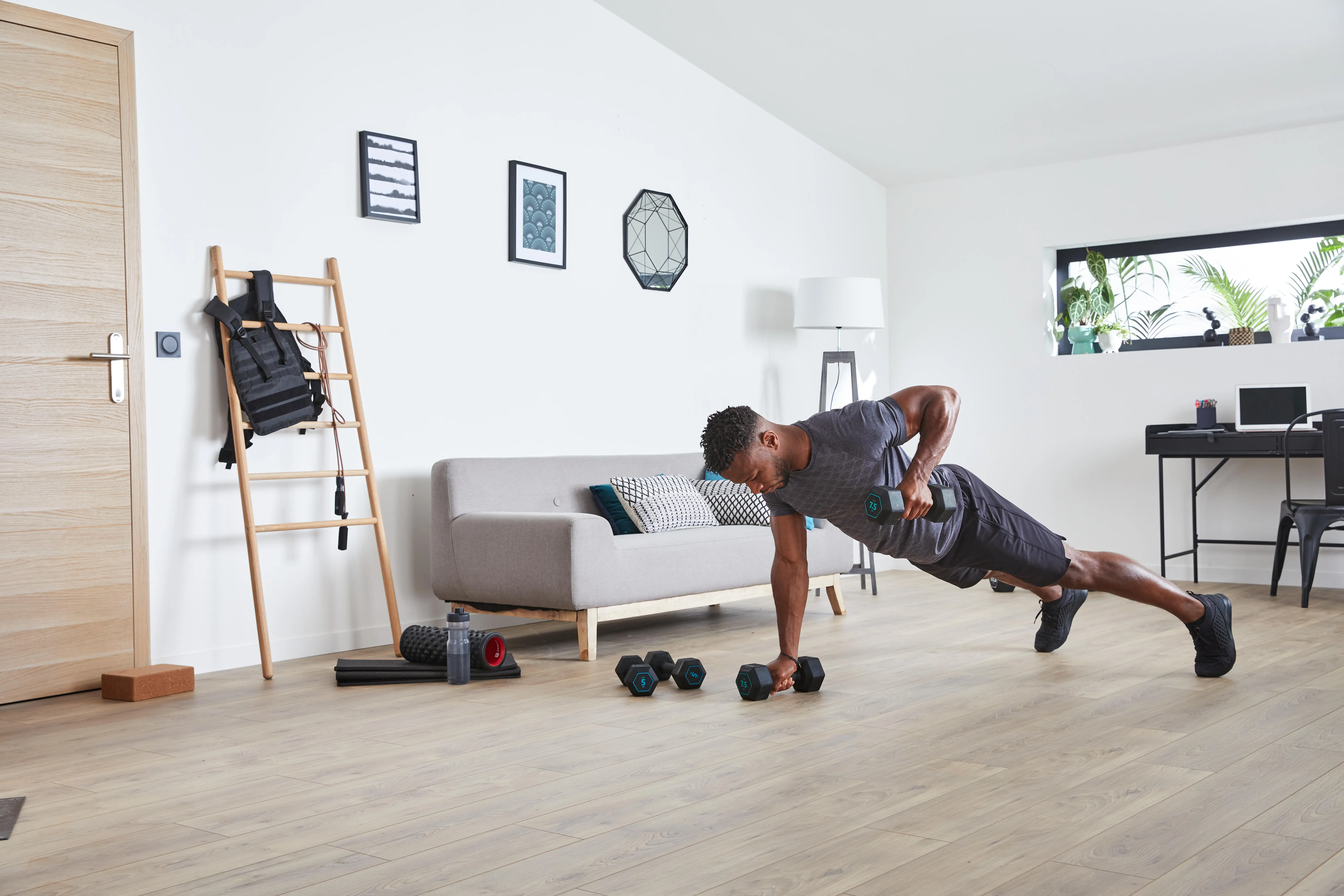 5967-5-kg-cross-training-hex-dumbbell-black-1.jpg