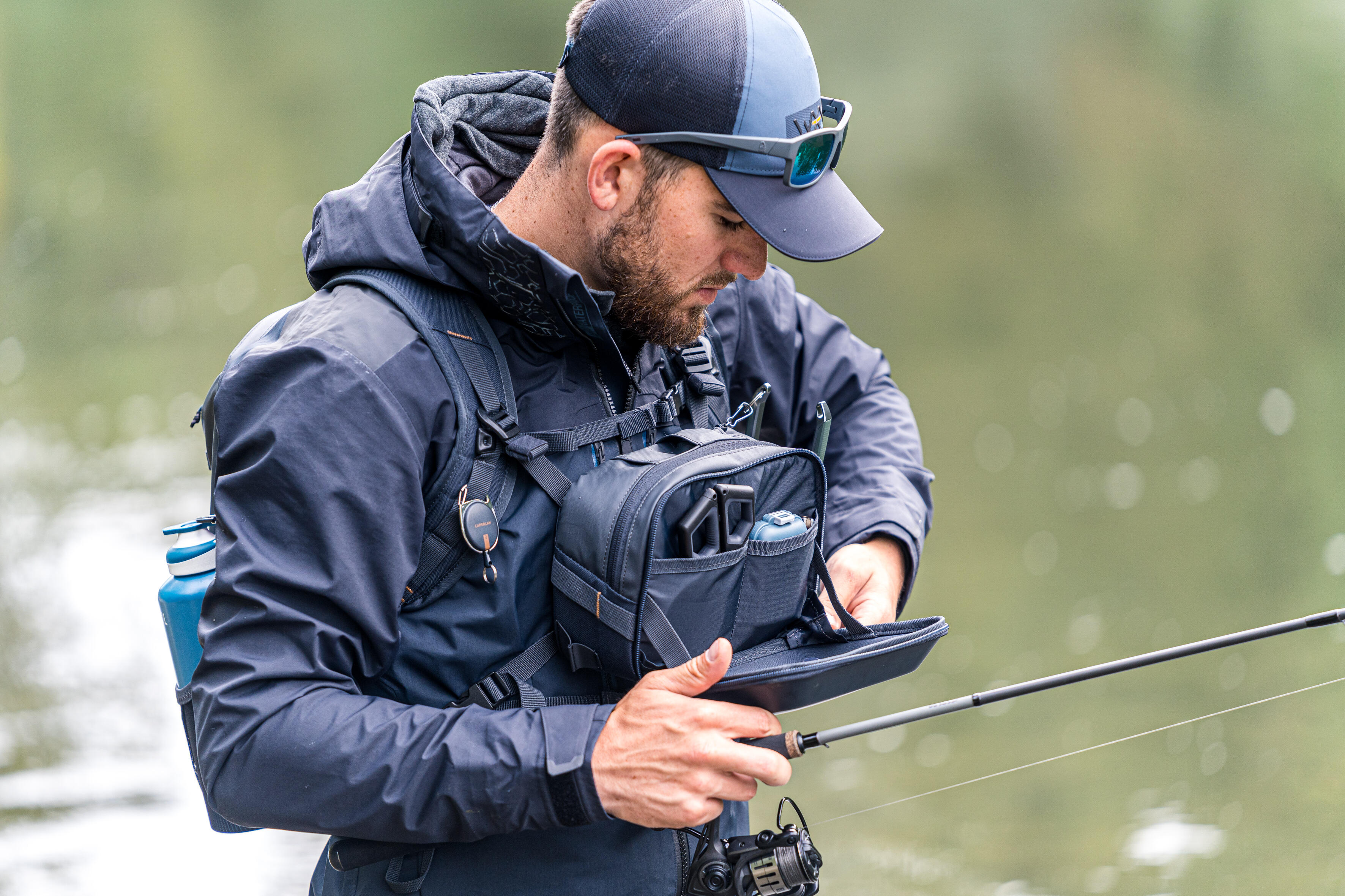 6077-500-fishing-backpack-and-chest-pack-1.jpg