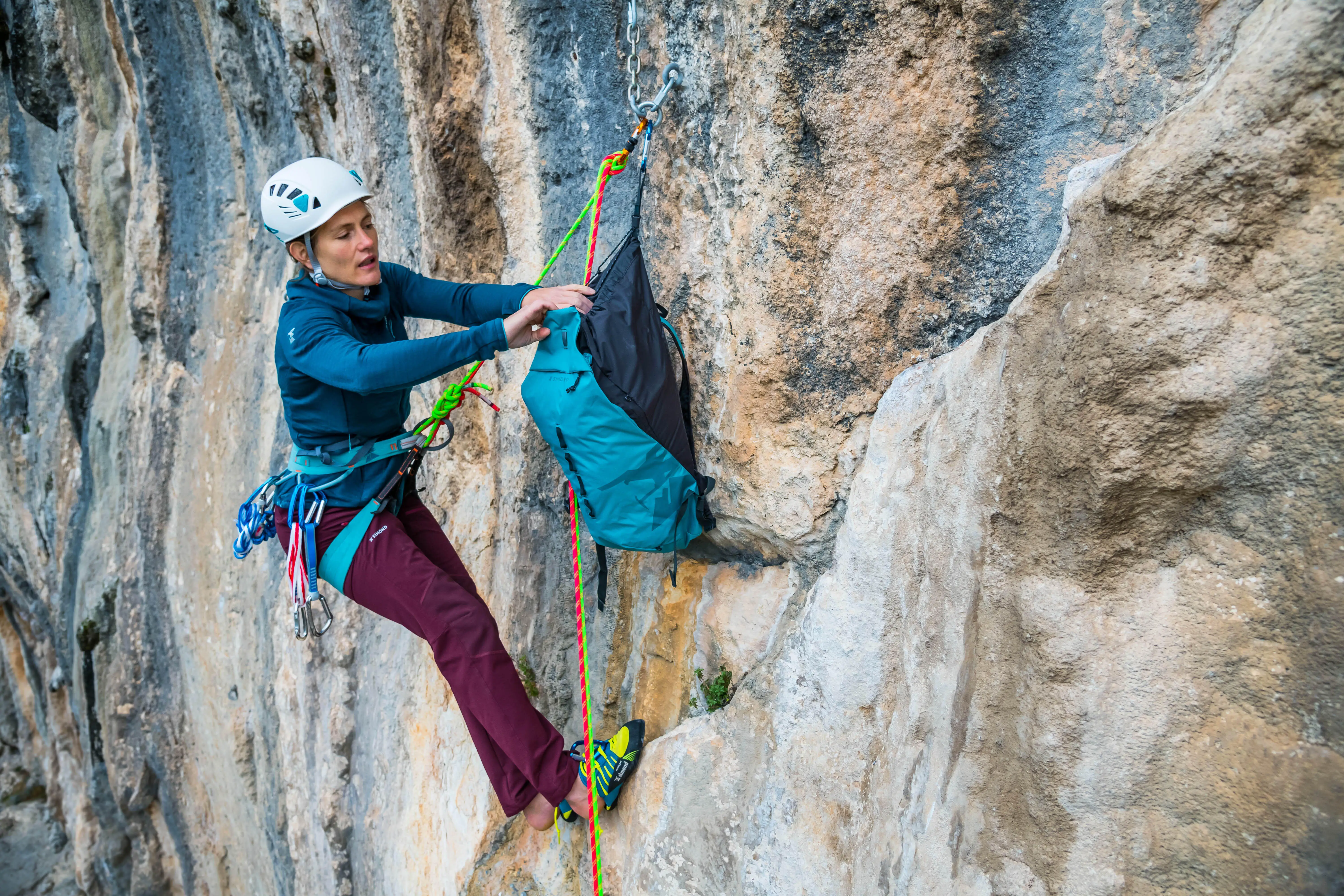 6262-mountaineering-quickdraws-klimb-5-pack-1.jpg